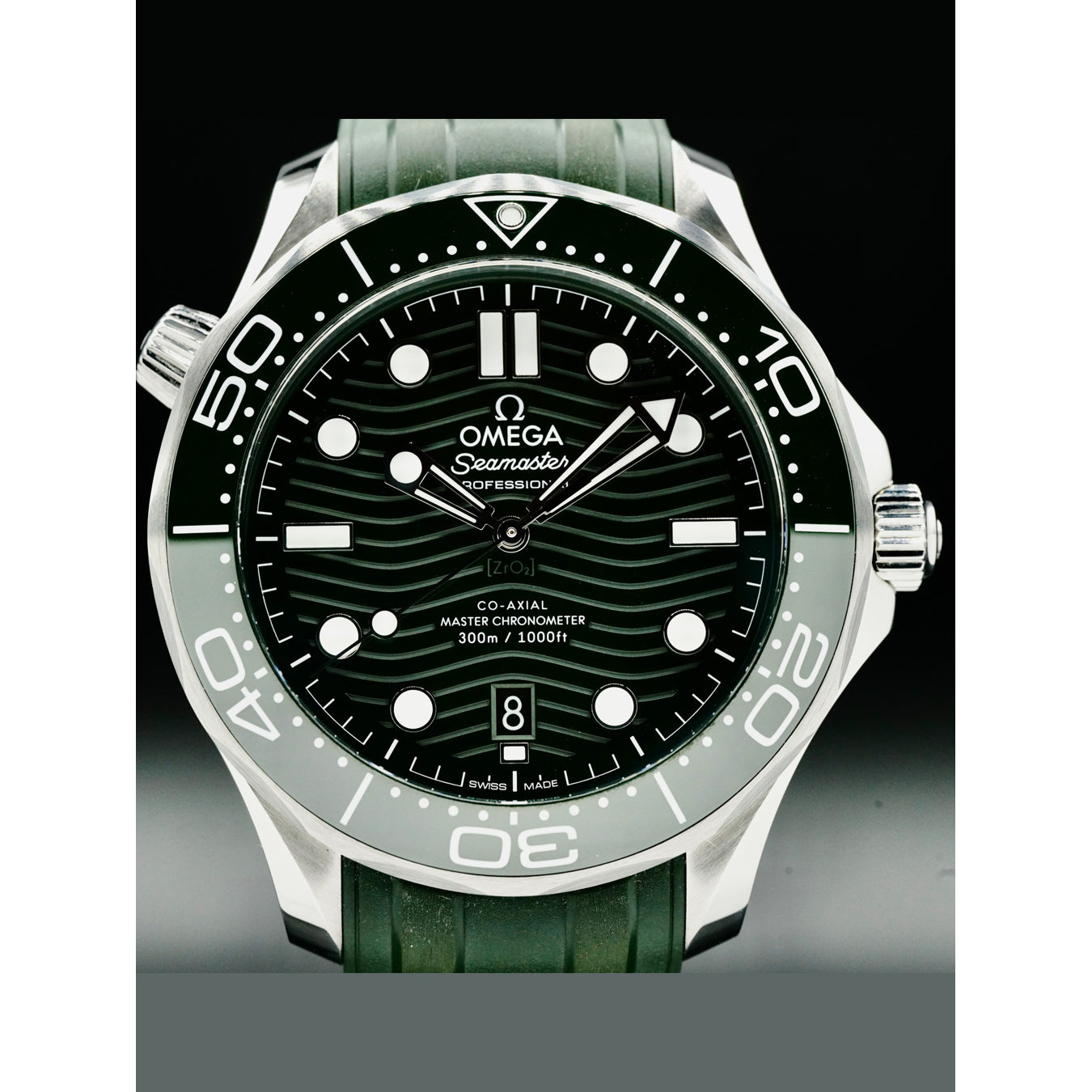Omega 210.30.42.20.10.001 Seamaster Diver 300M Green Dial on Bracelet