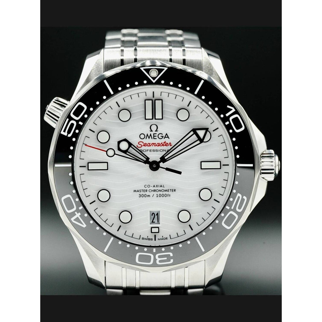 Omega Seamaster 210.30.42.20.04.001 Diver 300m Master Chronometer white dial