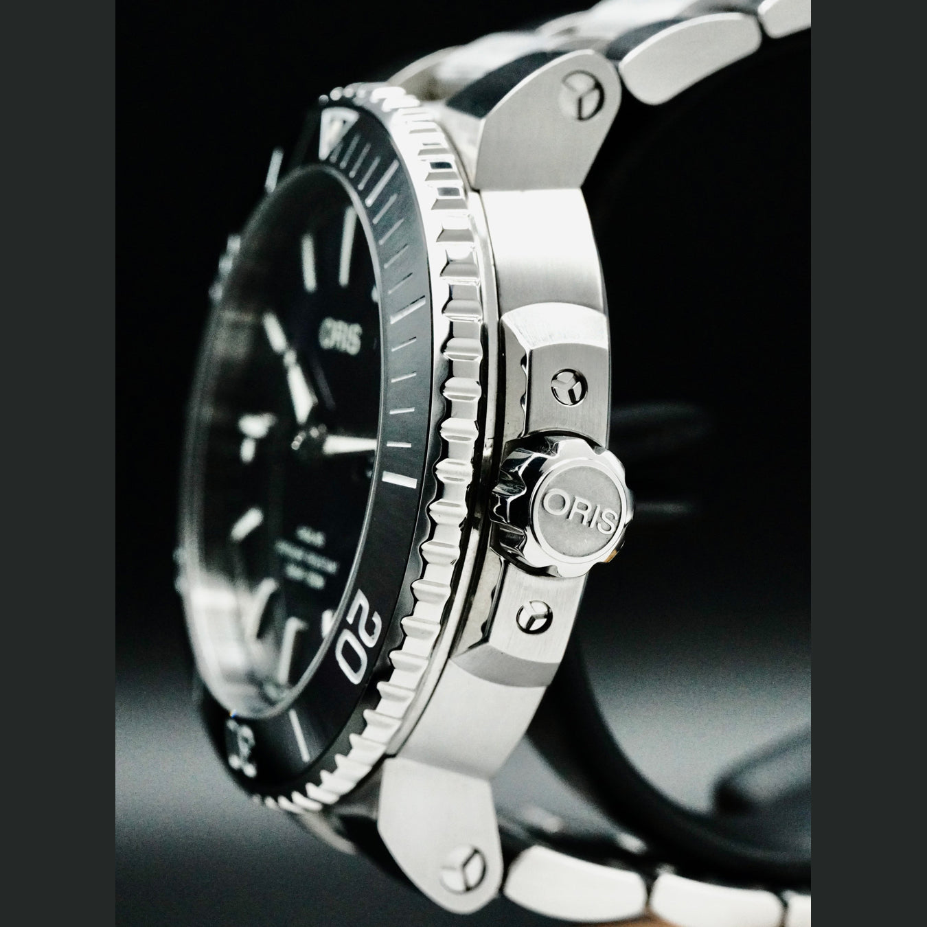Oris 01 752 7733 4135-07 8 24 05PEB Aquis Day Date