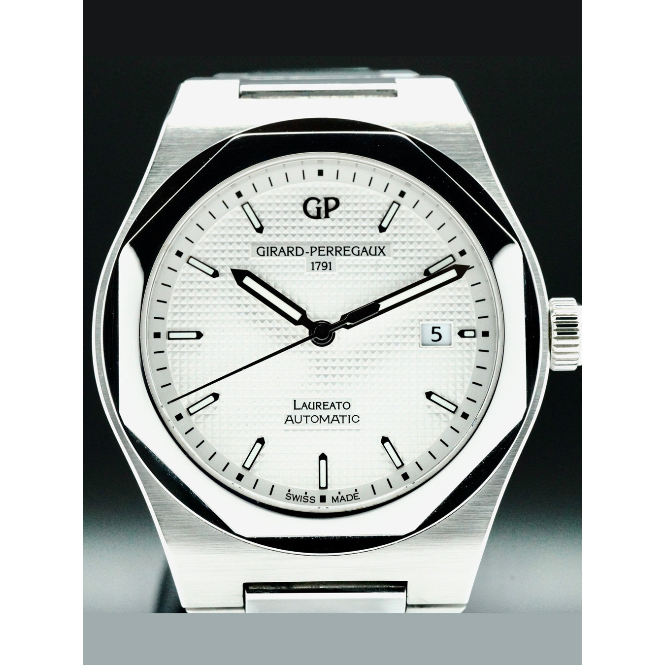 Girard Perregaux 81000-11-131-11A Laureato Limited Edition