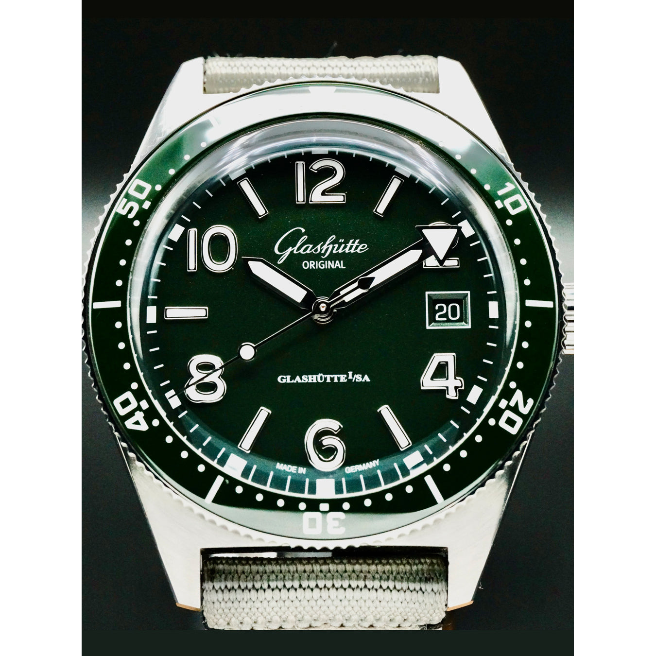 Glashütte Original 1-39-11-13-83-34 SeaQ Auto SS Green