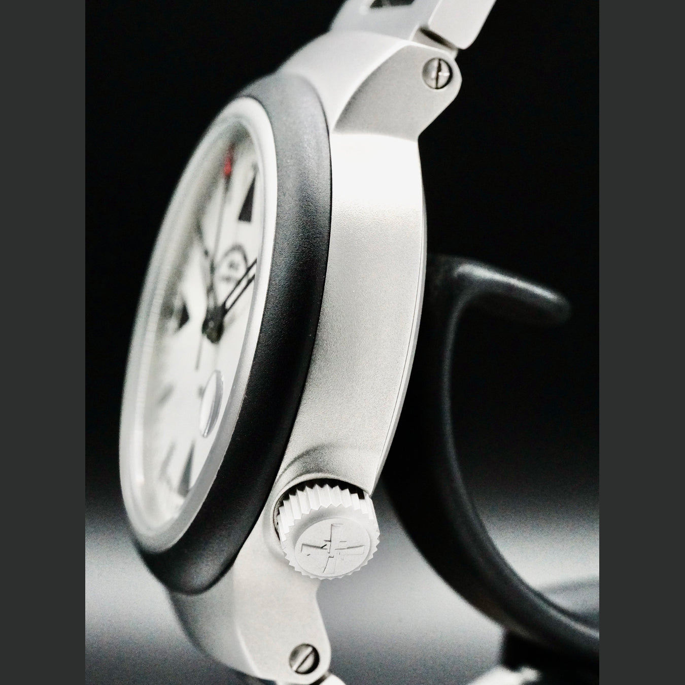 Mühle Glashütte M1-41-08-MB S.A.R Rescue-Timer Lumen on Bracelet