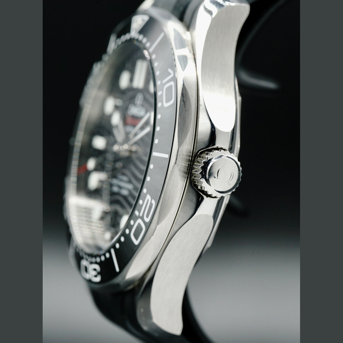 Omega 210.32.42.20.01.001 Seamaster Diver 300M Co-Axial Master Chronometer Black Dial on Rubber Strap