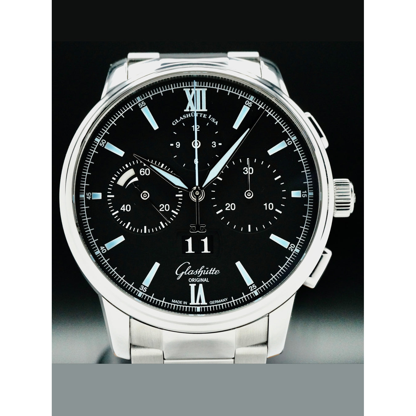 Glashütte Original 1-37-01-03-02-71 Senator Chronograph Panorama Date Black Dial on Bracelet