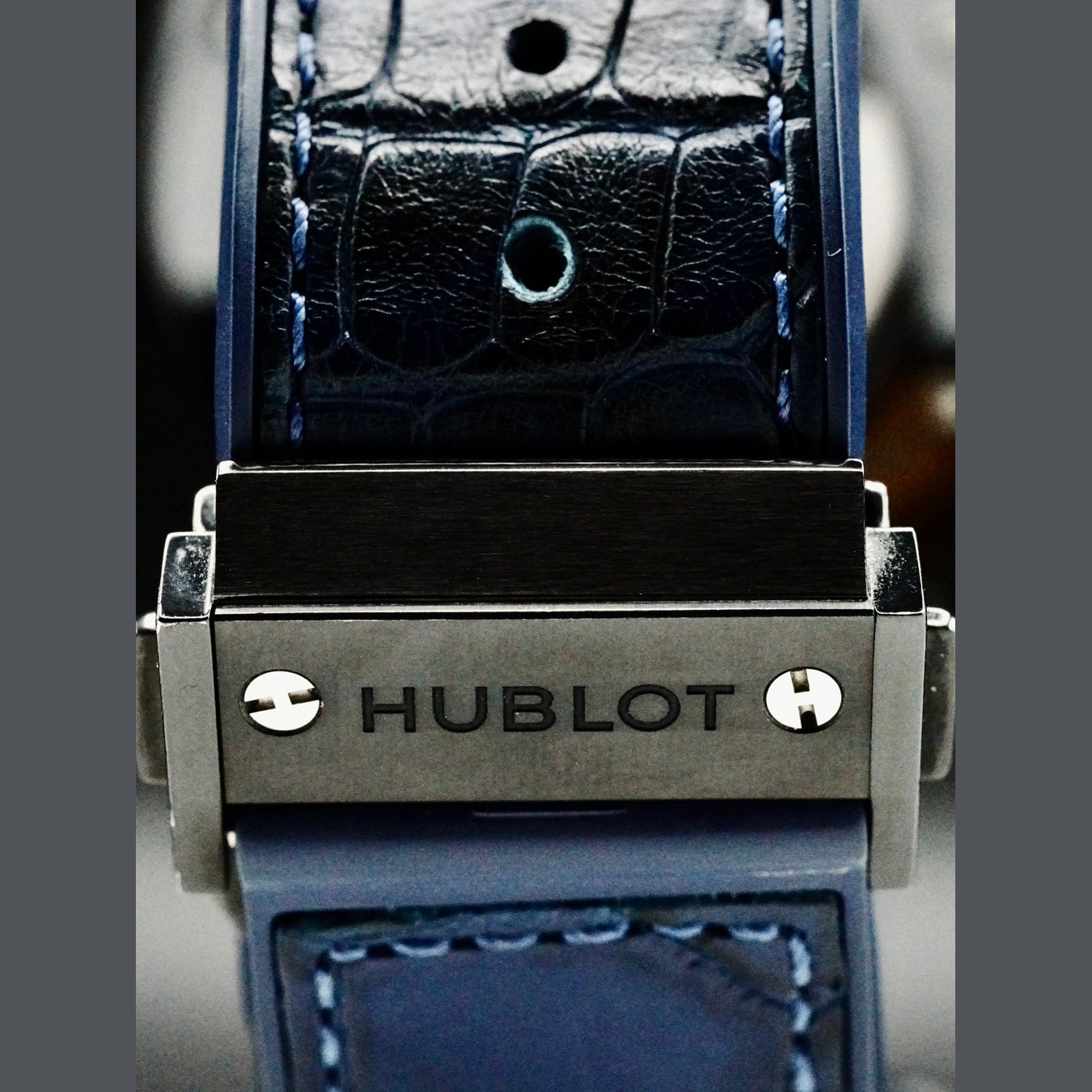 Hublot 542.CM.7170.LR Classic Fusion Ceramic Blue 42mm