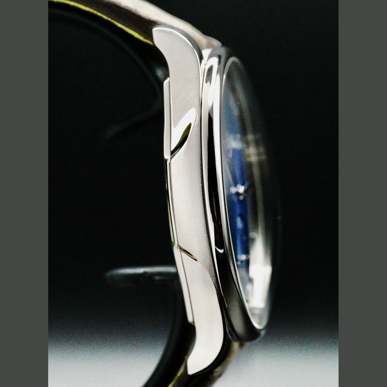 H. Moser & Cie Venturer Small Seconds XL Funky Blue 2327-0203