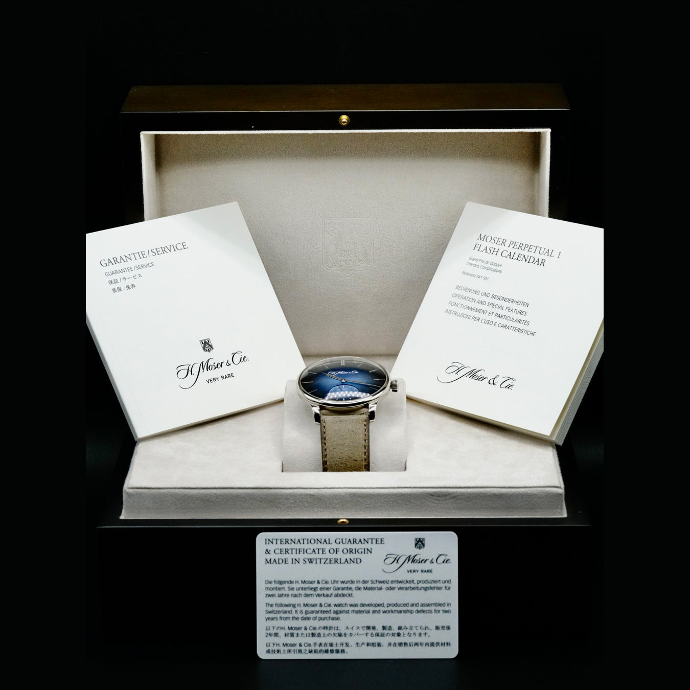 H. Moser & Cie Venturer Small Seconds XL Funky Blue 2327-0203