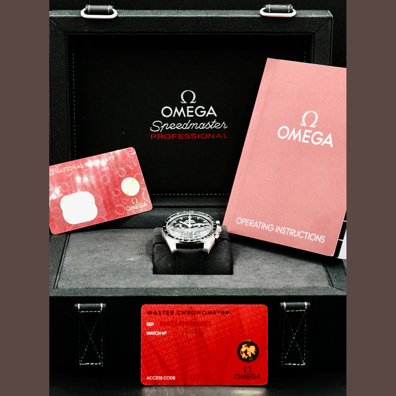Omega 310.32.42.50.01.001 Speedmaster Moonwatch Professional Master Chronograph