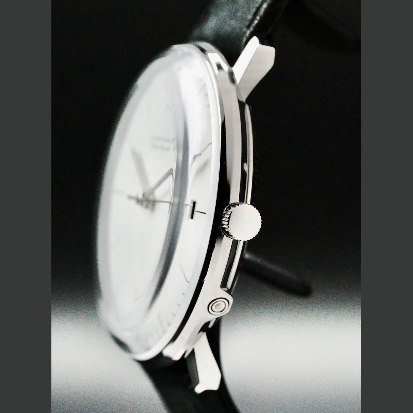 Junghans 059/2020.02 Max Bill Mega Solar