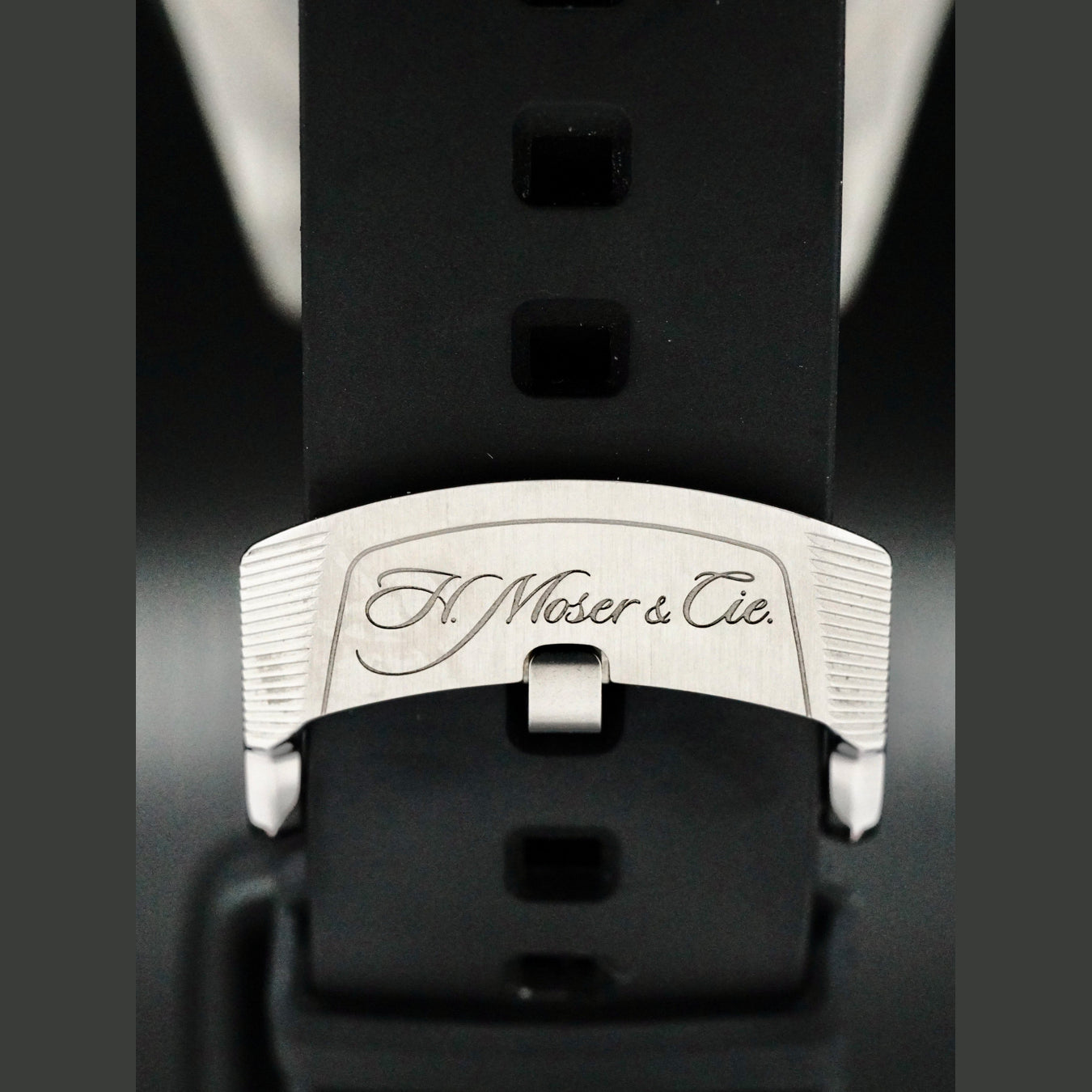 H. Moser & Cie. 3200-1200 Pioneer Centre Seconds Midnight Blue
