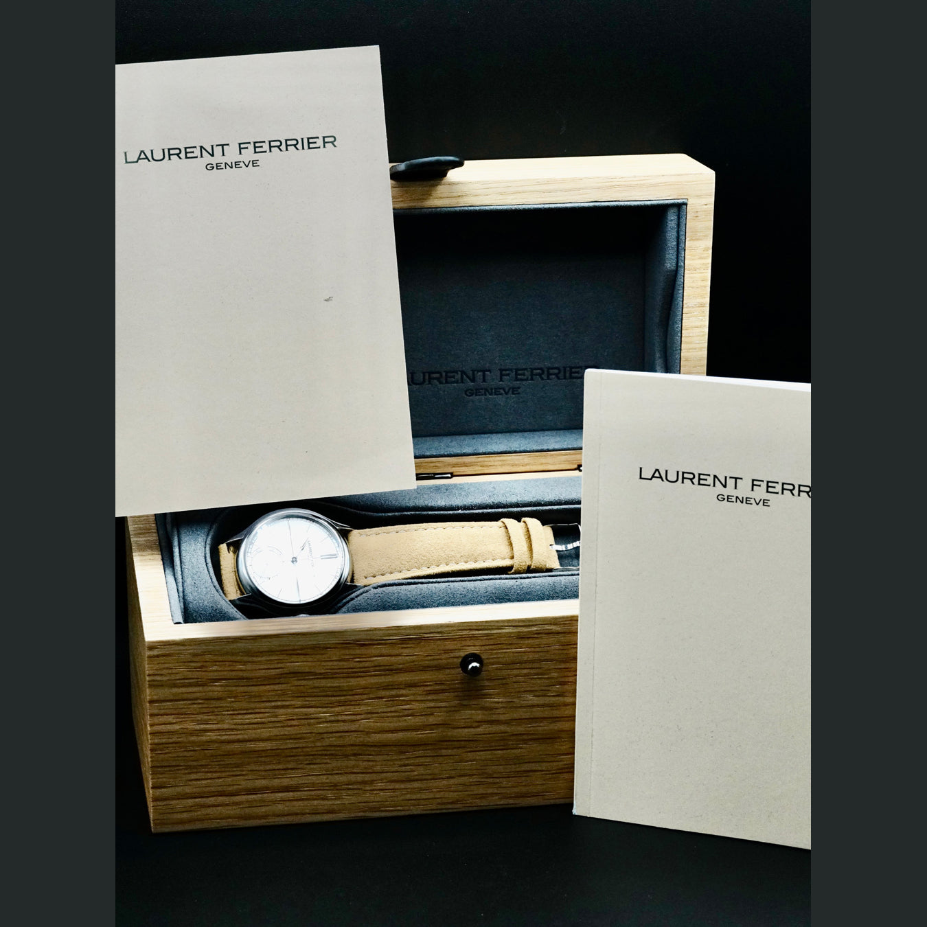 Laurent Ferrier LCF036.T1.G1G.1 Classic Origin Opaline