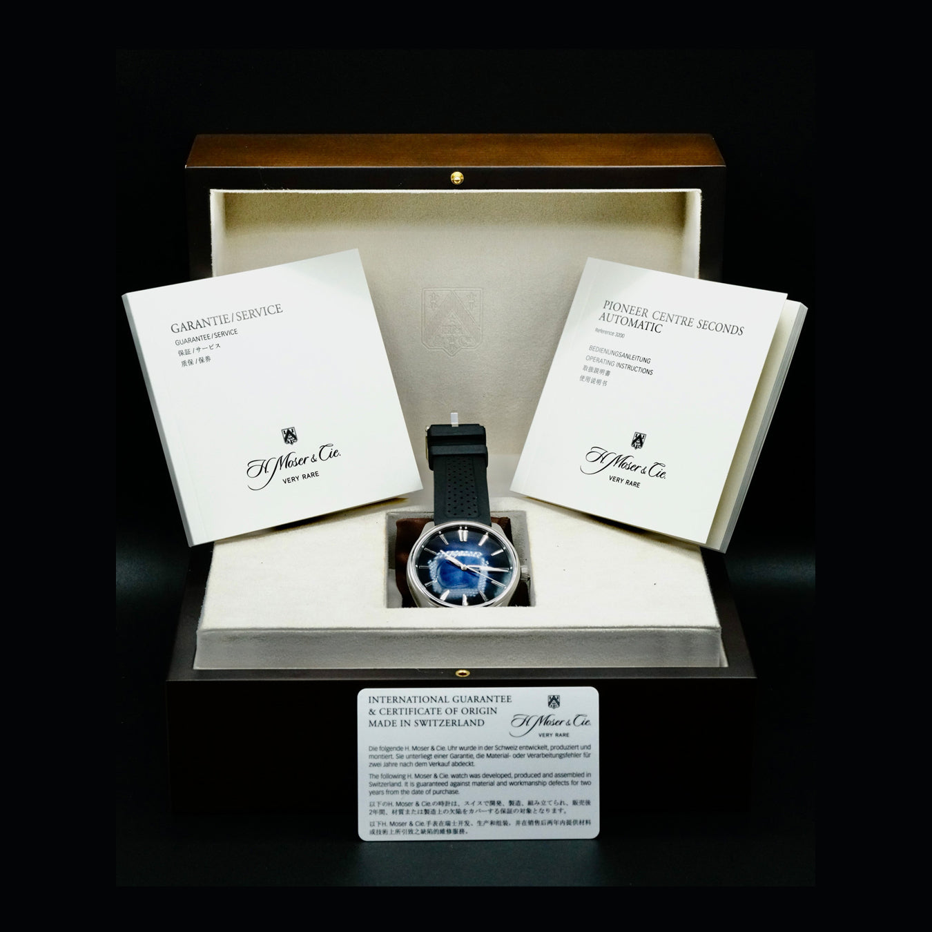 H. Moser & Cie. 3200-1200 Pioneer Centre Seconds Midnight Blue