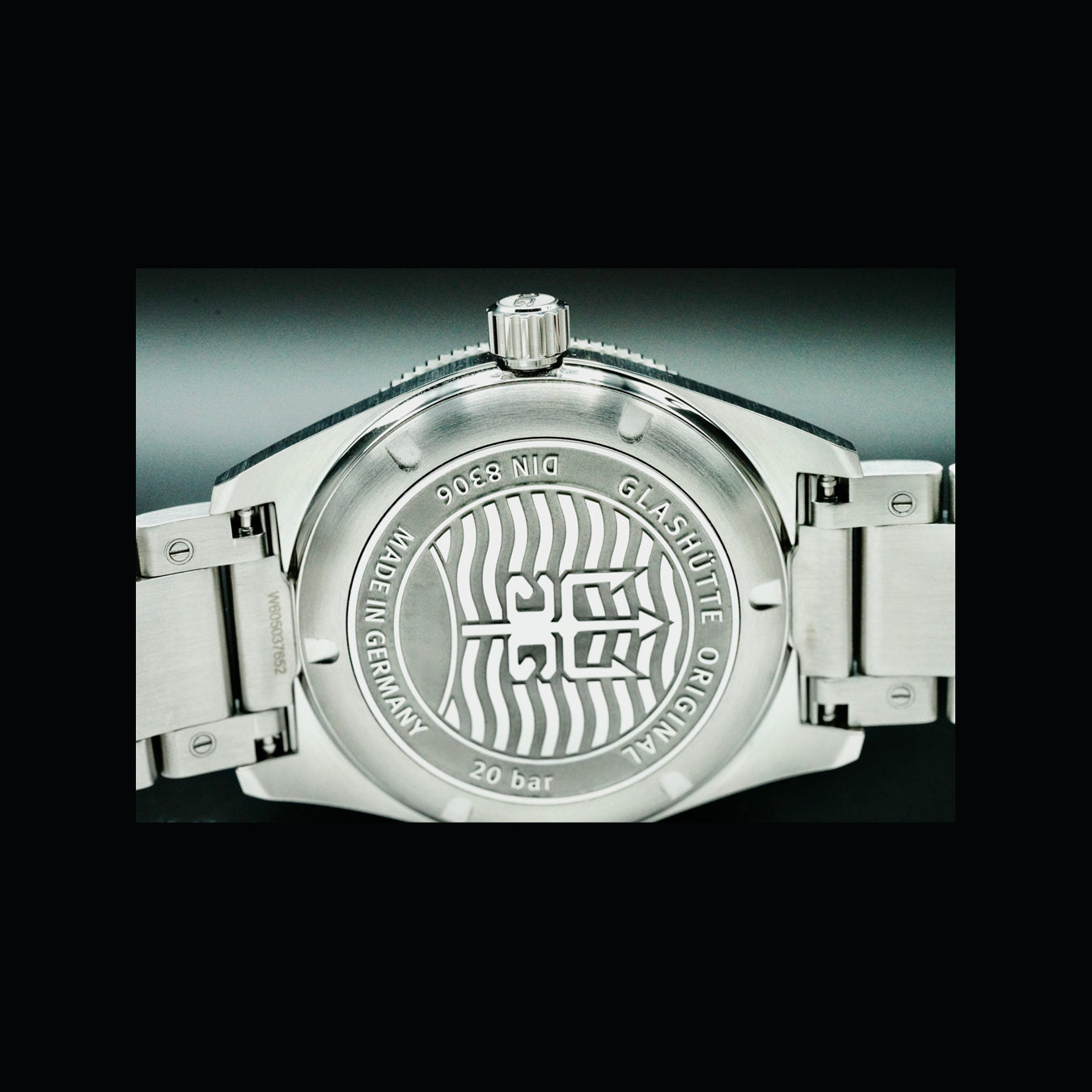 Glashütte Original 1-39-11-09-81-70 SeaQ Blue Dial
