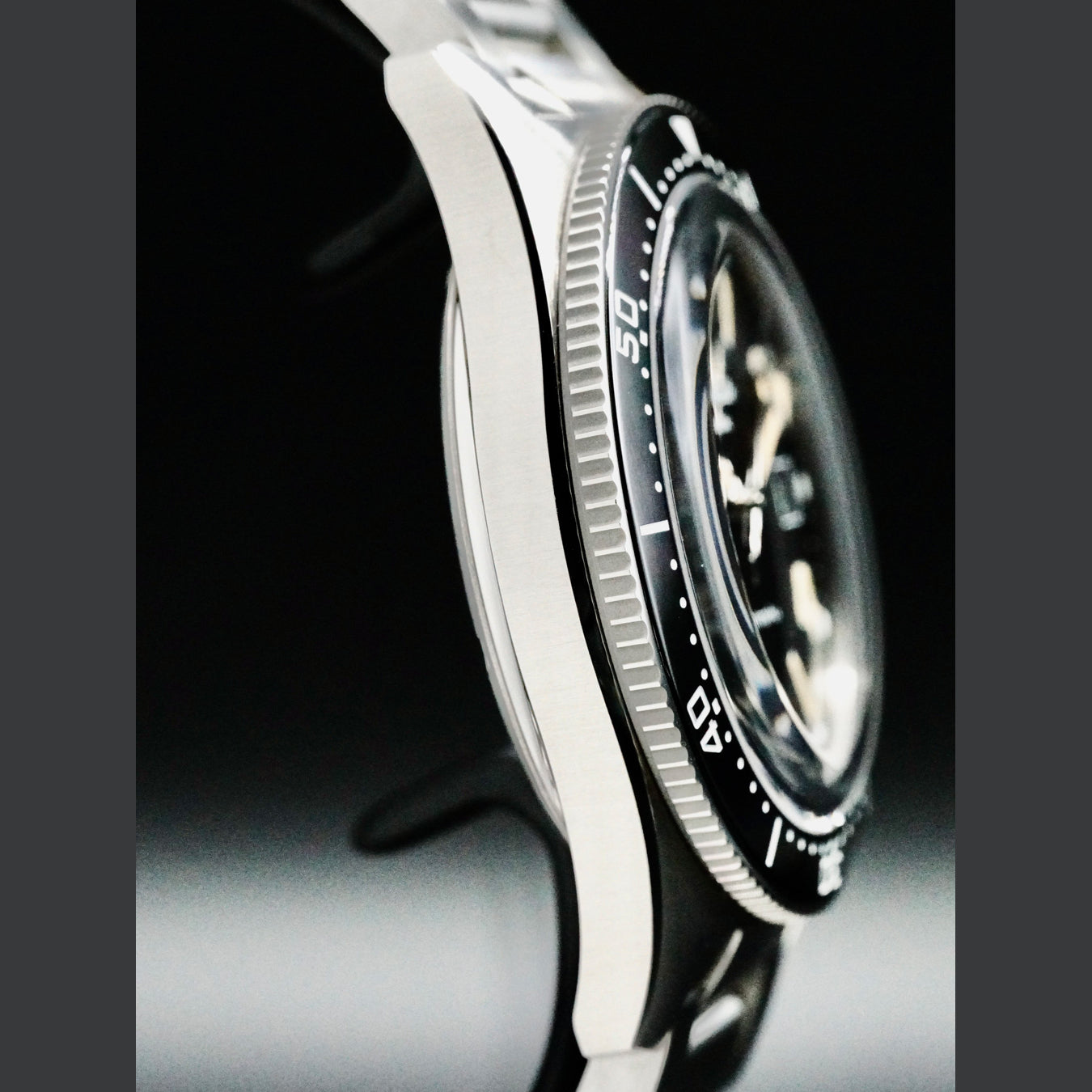 Glashütte Original 1-39-11-06-80-70 SeaQ Panodate SS Black Dial on Bracelet