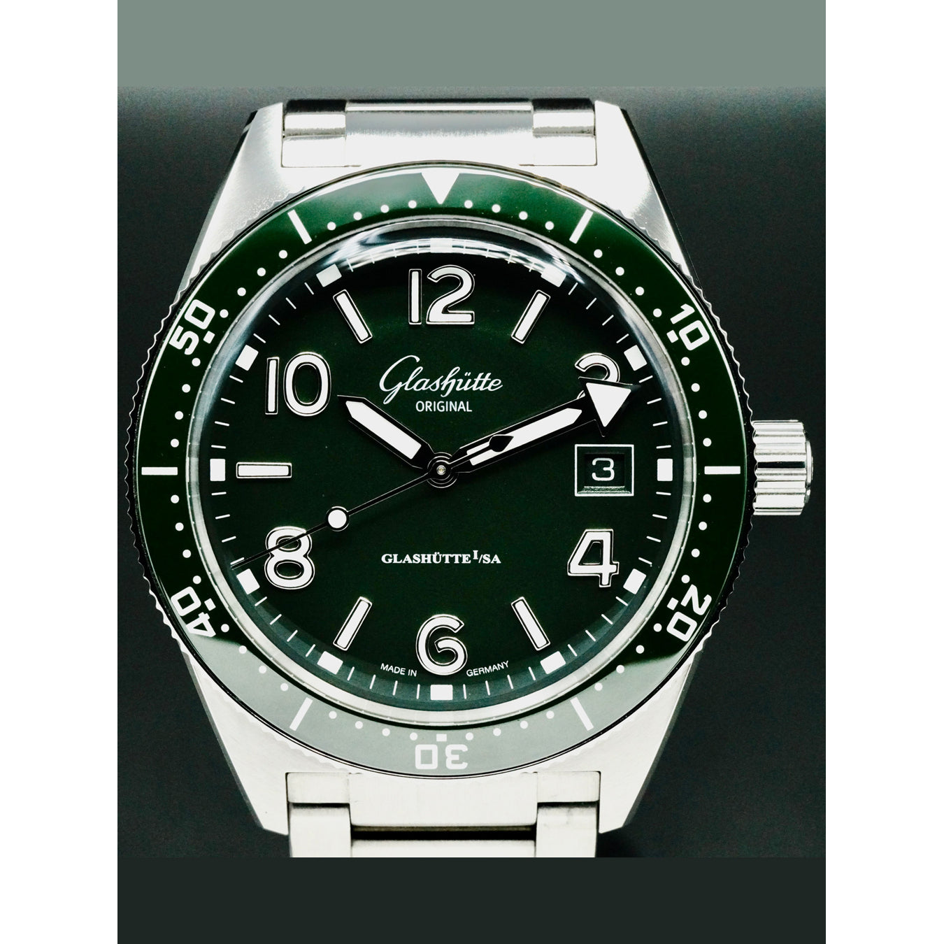 Glashütte Original 1-39-11-13-83-70 SeaQ Reed Green Dial on Bracelet
