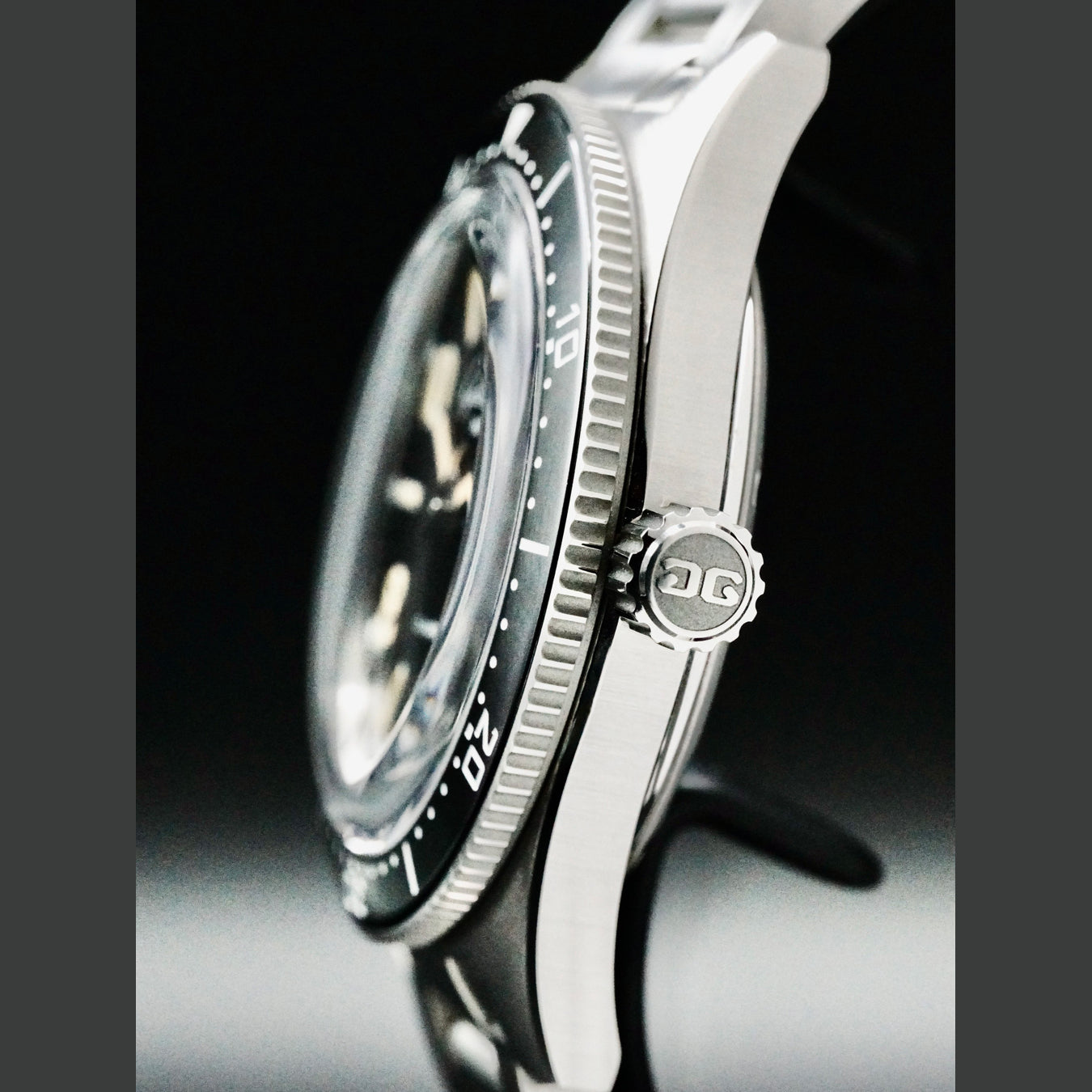 Glashütte Original 1-39-11-06-80-70 SeaQ Panodate SS Black Dial on Bracelet