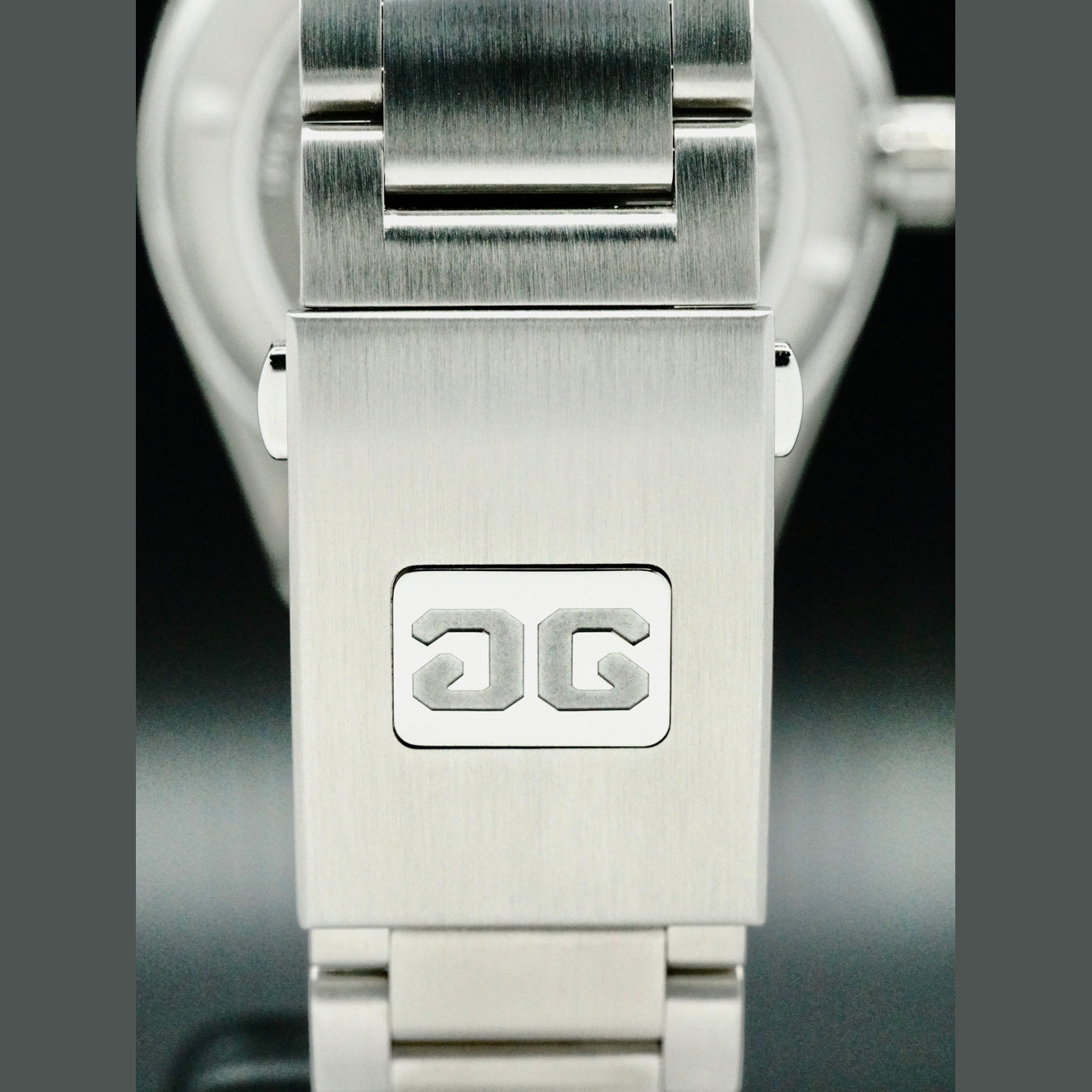 Glashütte Original 1-39-11-06-80-70 SeaQ Panodate SS Black Dial on Bracelet