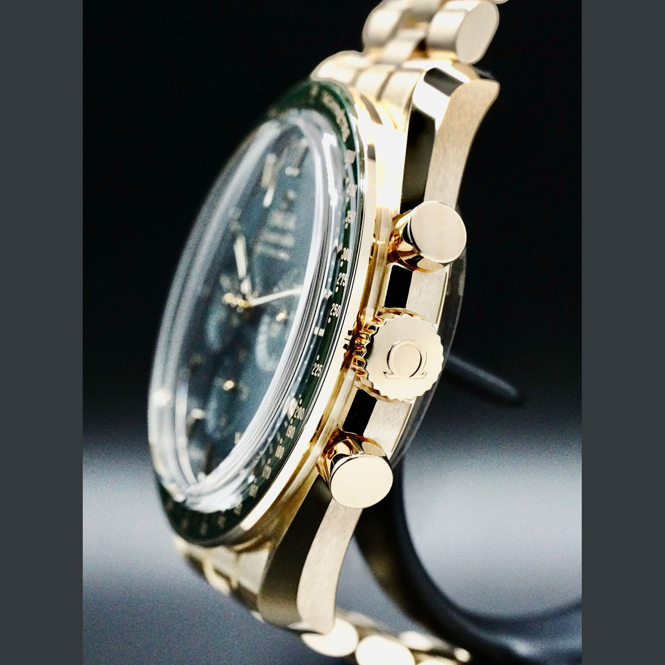 Omega 310.60.42.50.10.001 Moonwatch Professional Master Chronometer Moonshine Gold Green Dial on Bracelet