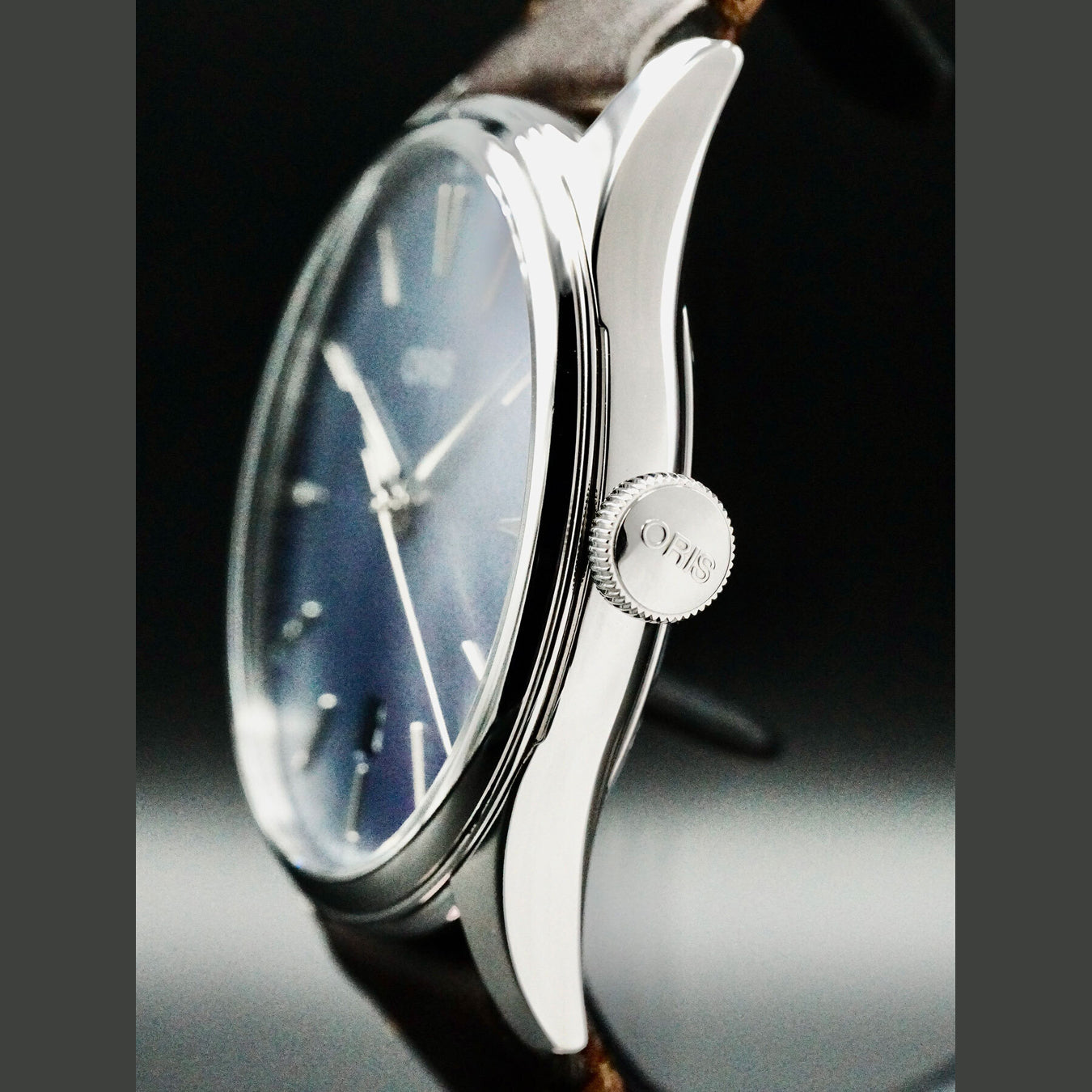 Oris 01 733 7721 4055-07 5 21 31FC Artelier Date Blue Dial on Strap