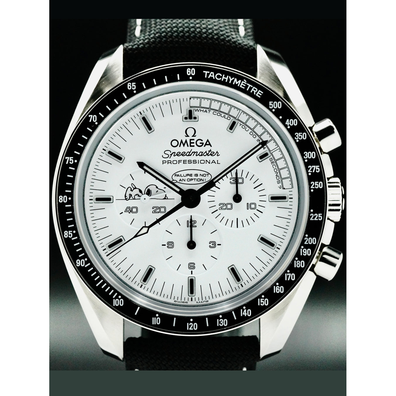 Omega 311.32.42.30.04.003 Speedmaster Snoopy