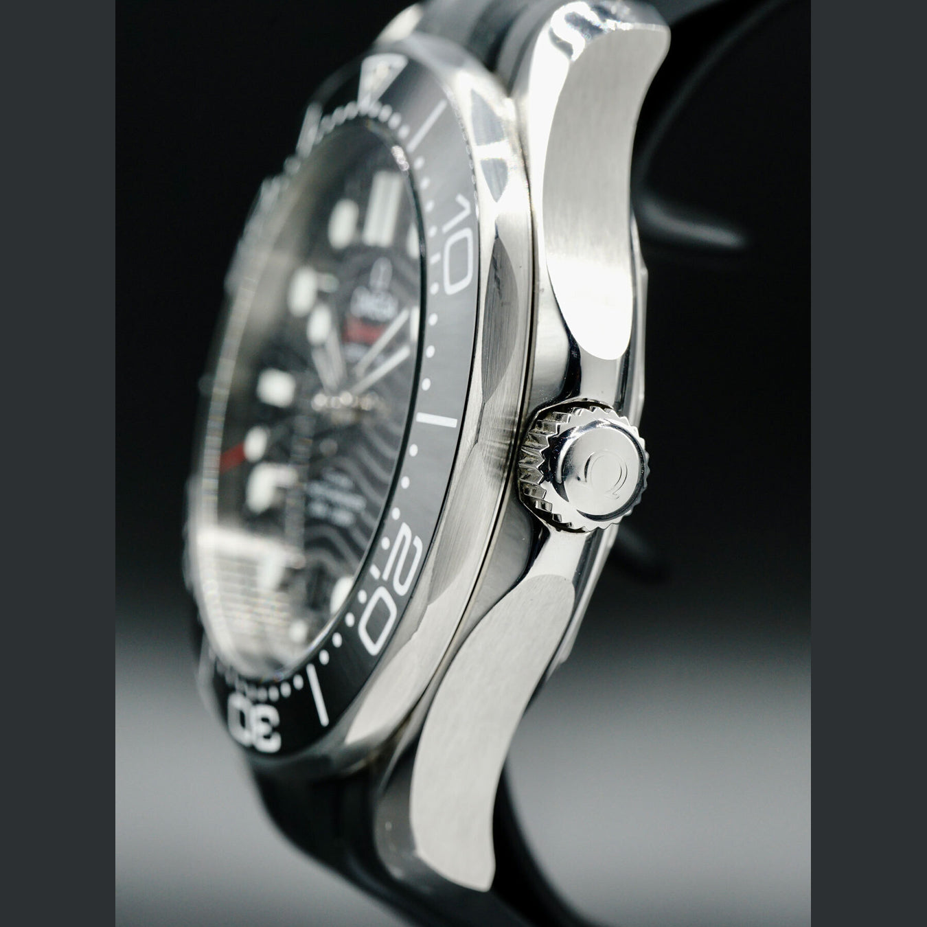 Omega 210.32.42.20.01.001 Seamaster Diver 300M Co-Axial Master Chronometer Black Dial on Rubber Strap