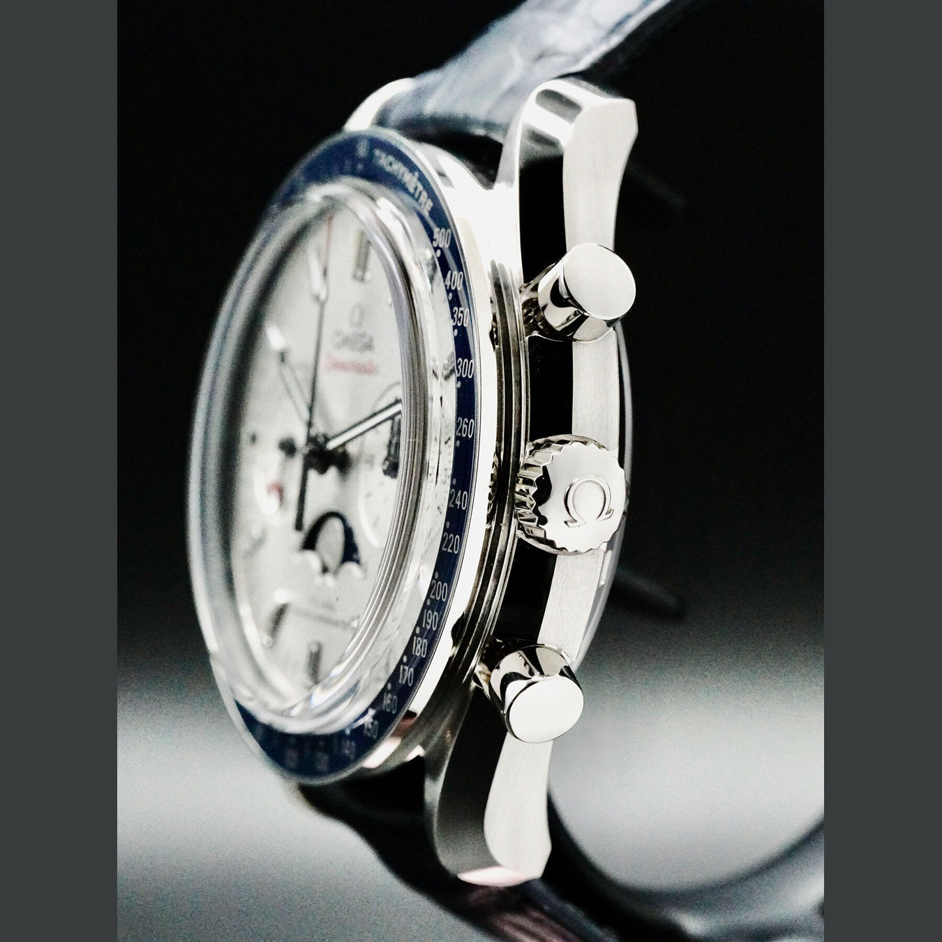 Omega 304.93.44.52.99.004 Speedmaster Moonphase Co‑Axial Master Chronometer 44.25 mm
