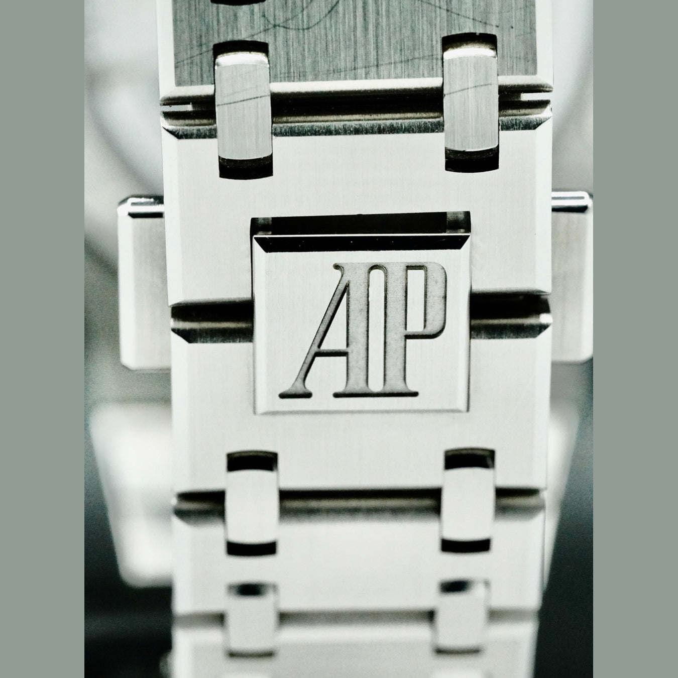 Audemars Piguet 16202ST.OO.1240ST.01 Royal Oak Jumbo Automatic