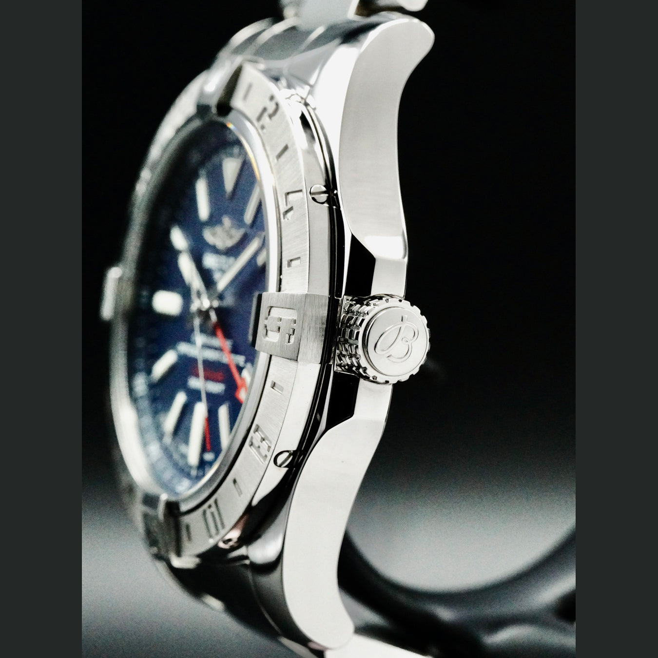 Breitling A32390 Avenger II GMT