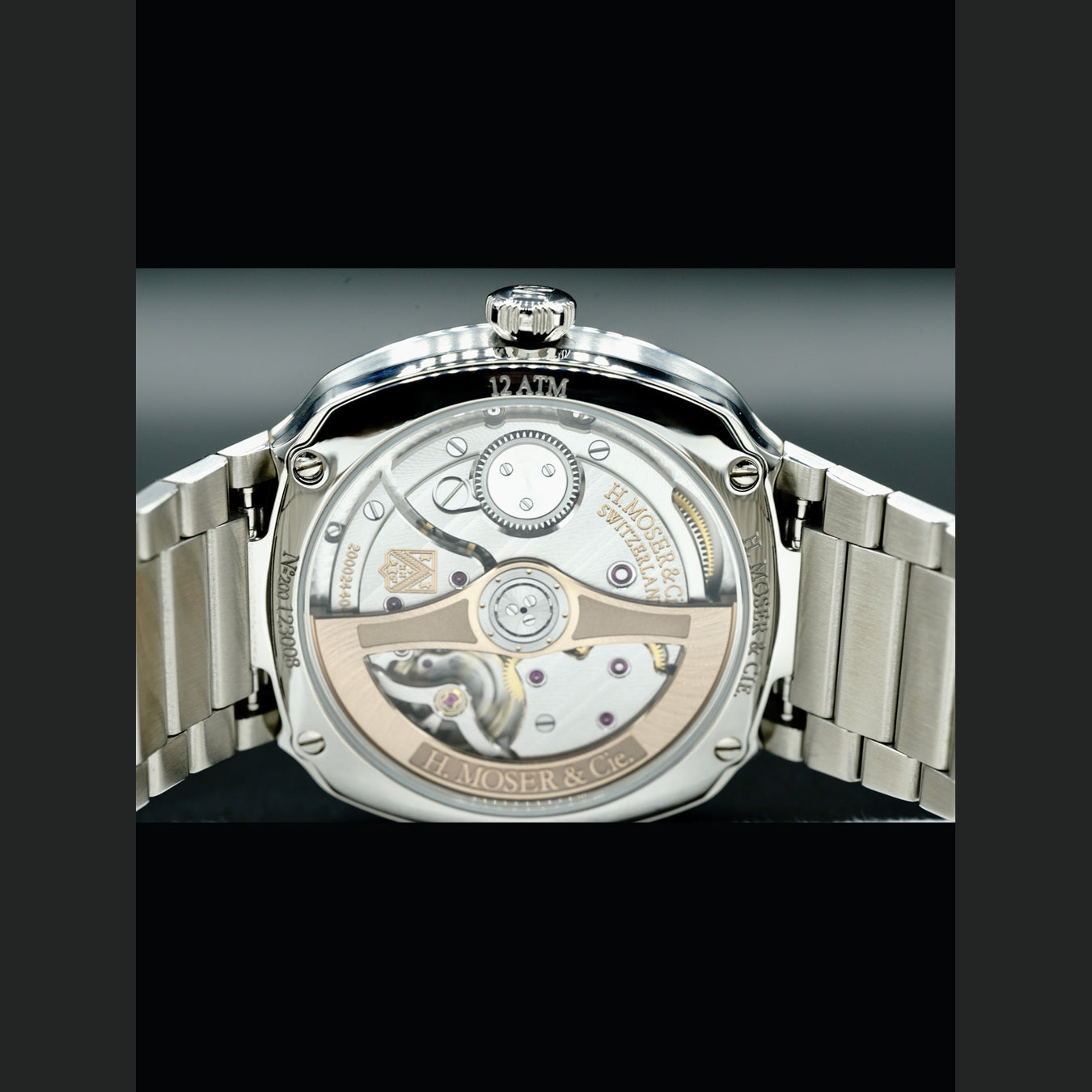H. Moser & Cie. 6200-1200 Streamliner Green