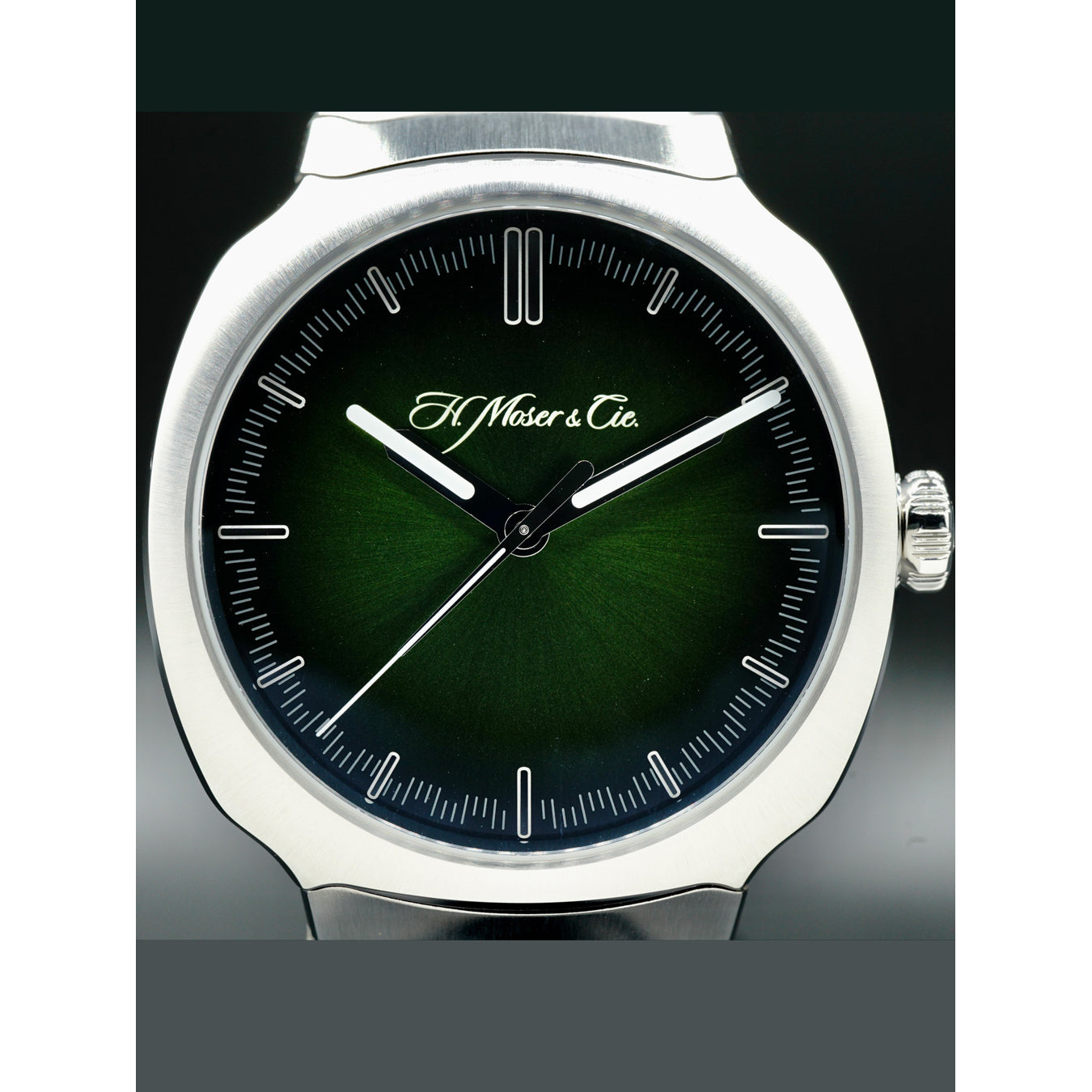 H. Moser & Cie. 6200-1200 Streamliner Green