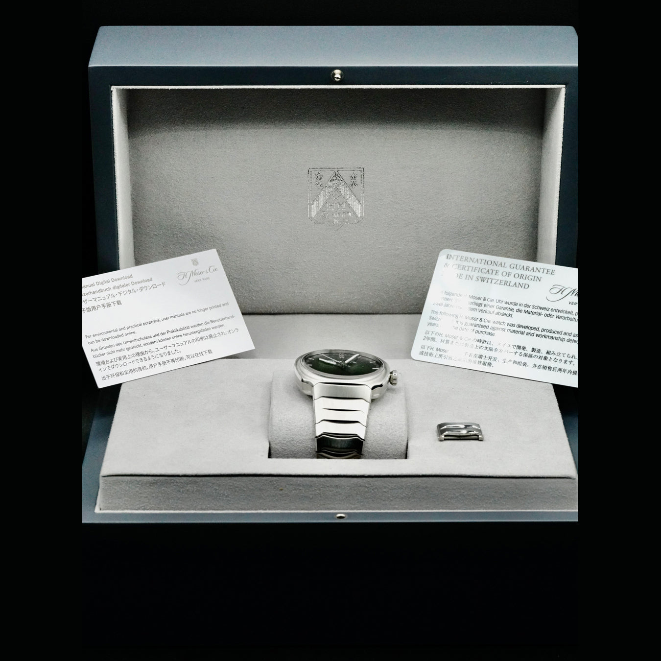 H. Moser & Cie. 6200-1200 Streamliner Green