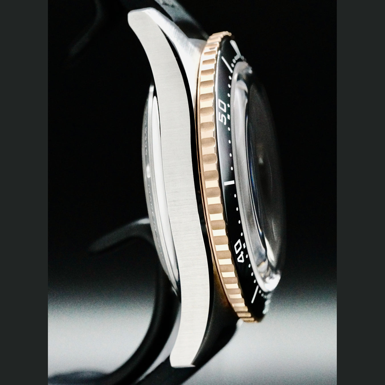 Glashütte 1-36-13-04-91-34 SeaQ Panorama Date Steel and Gold