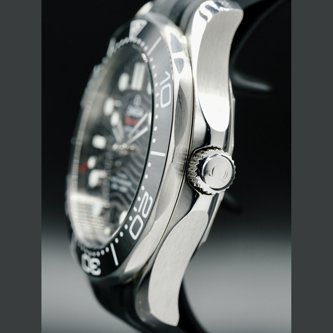 Omega 210.32.42.20.01.001 Seamaster Diver 300M Co-Axial Master Chronometer Black Dial on Rubber Strap