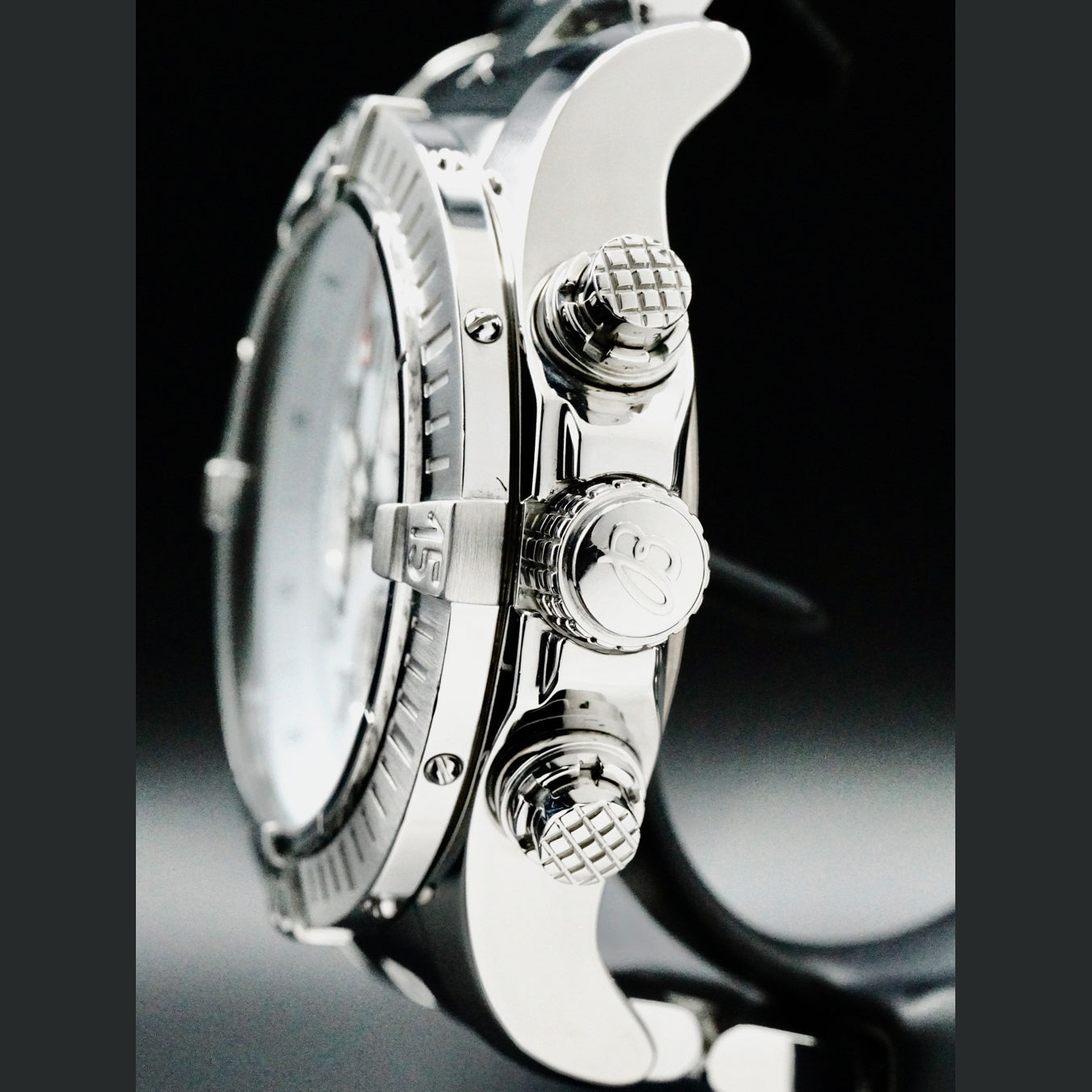 Breitling Super Avenger A13370