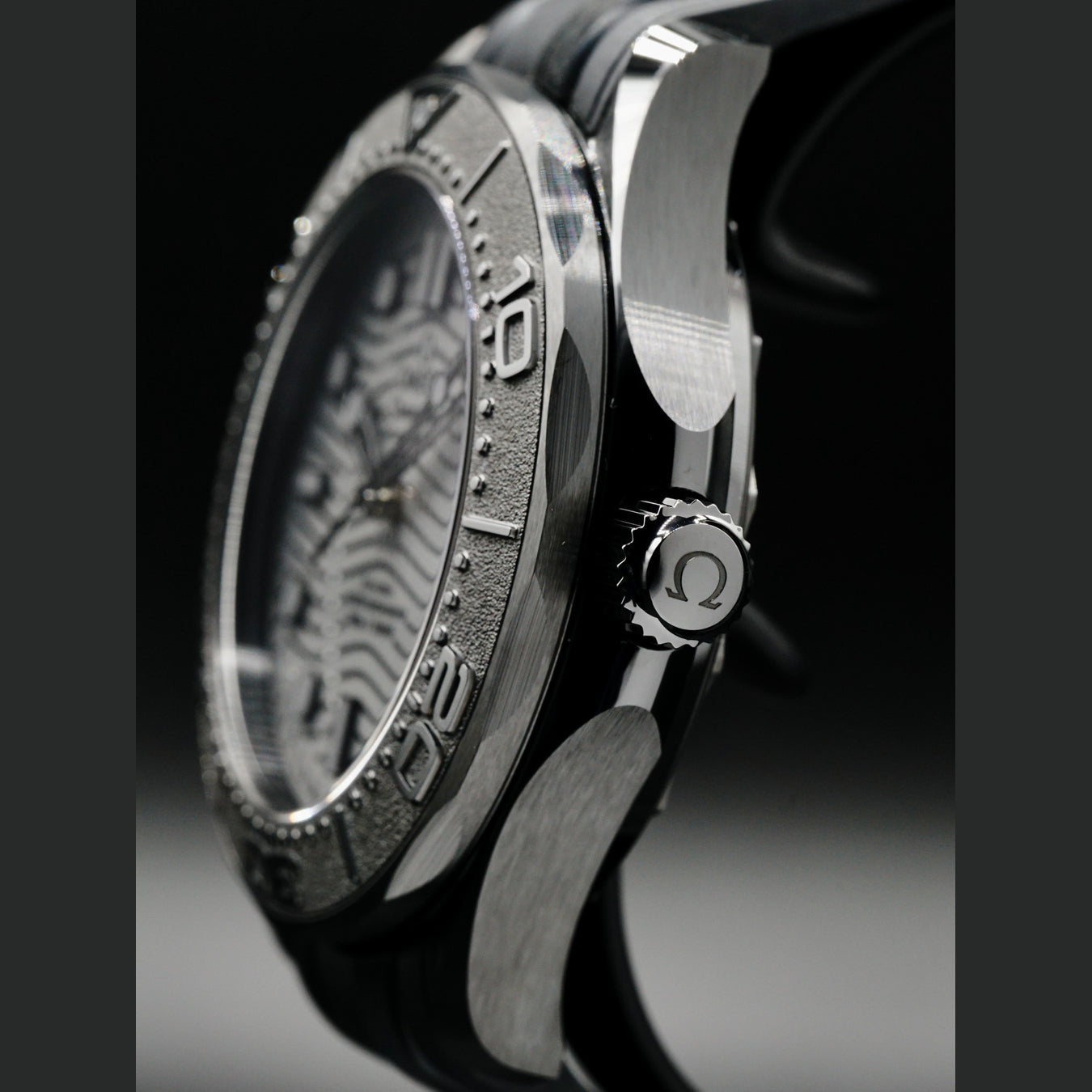 Omega 210.92.44.20.01.003 Seamaster Diver 300 Black Ceramic Black Dial