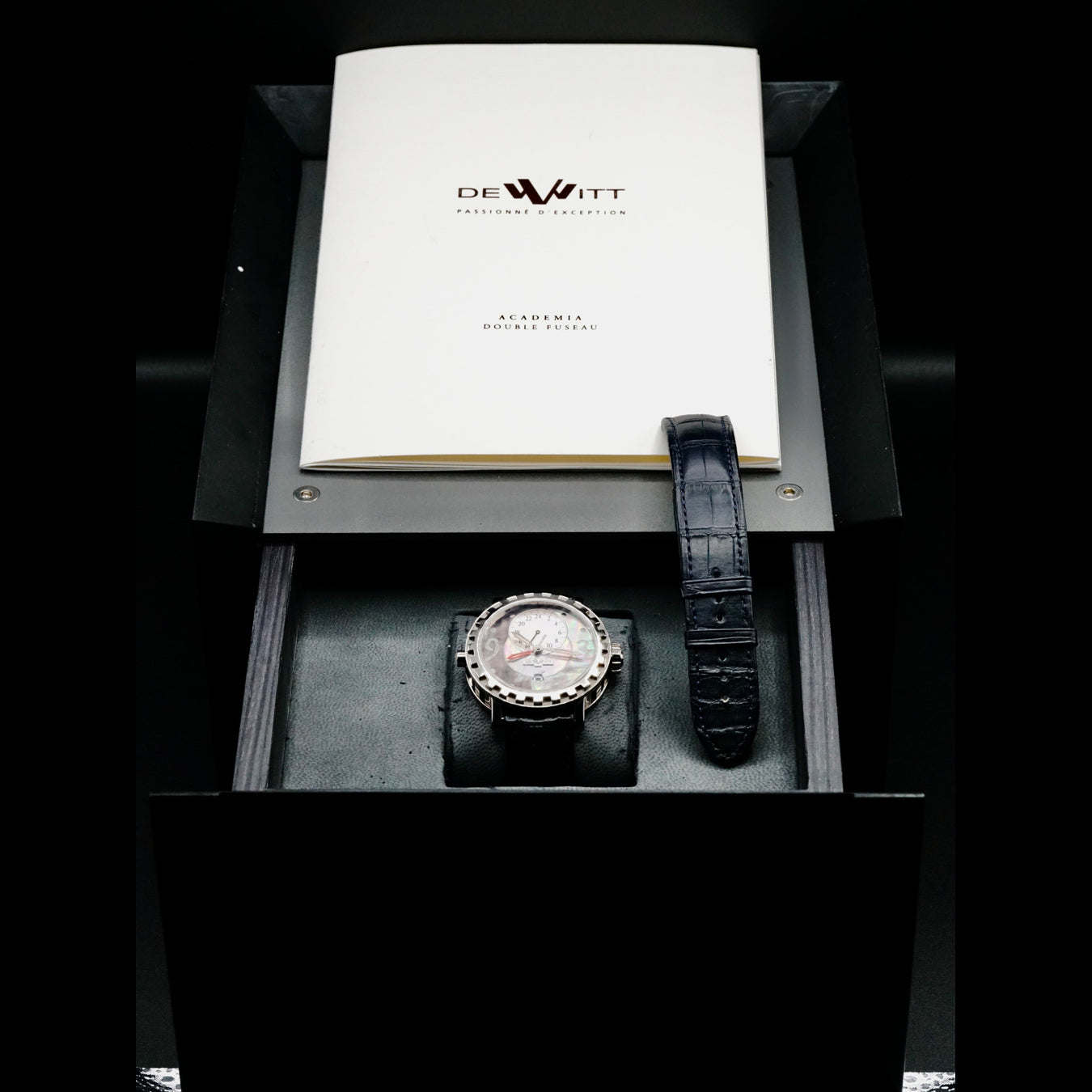 DeWitt AC.2002.48.M687 Academia Double Fuseau 18k White Gold