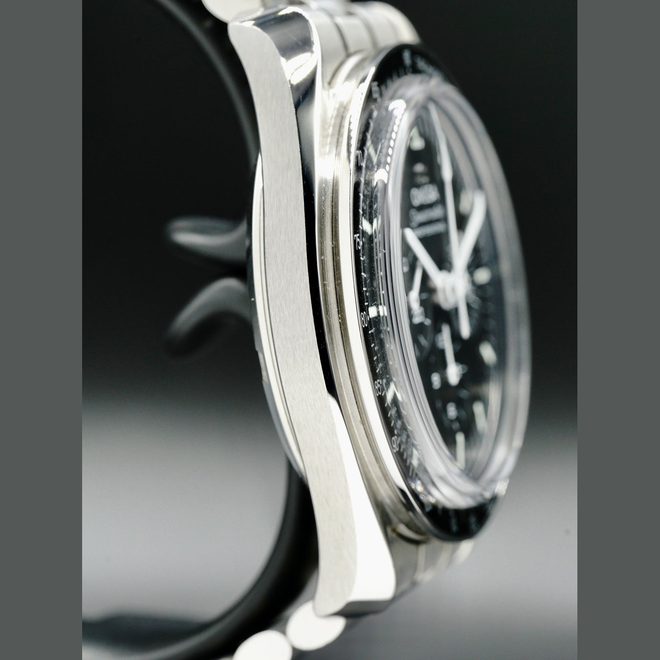 Omega 310.30.42.50.01.002 Speedmaster Moonwatch Professional Master Chronograph