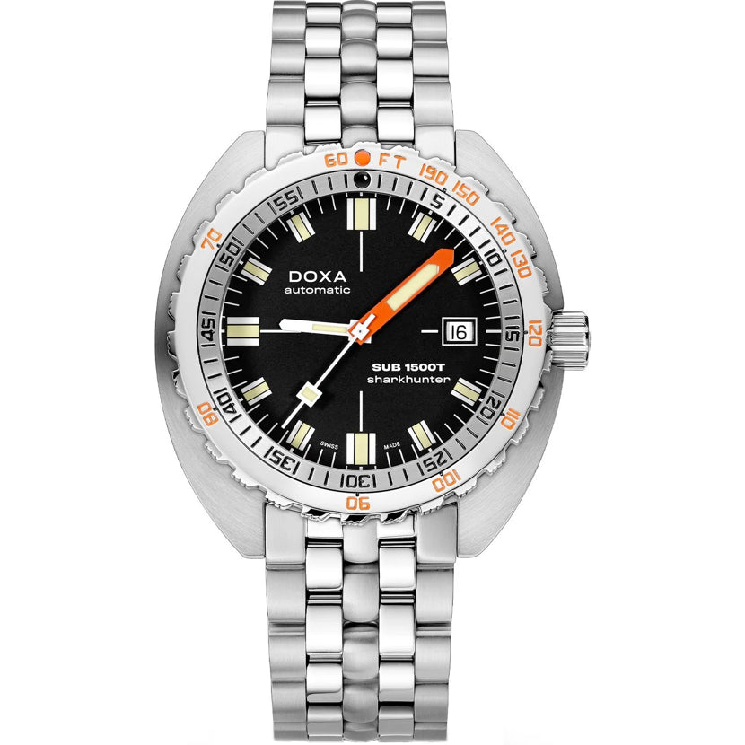DOXA 1500T Sharkhunter 883.10.101.10 on Bracelet