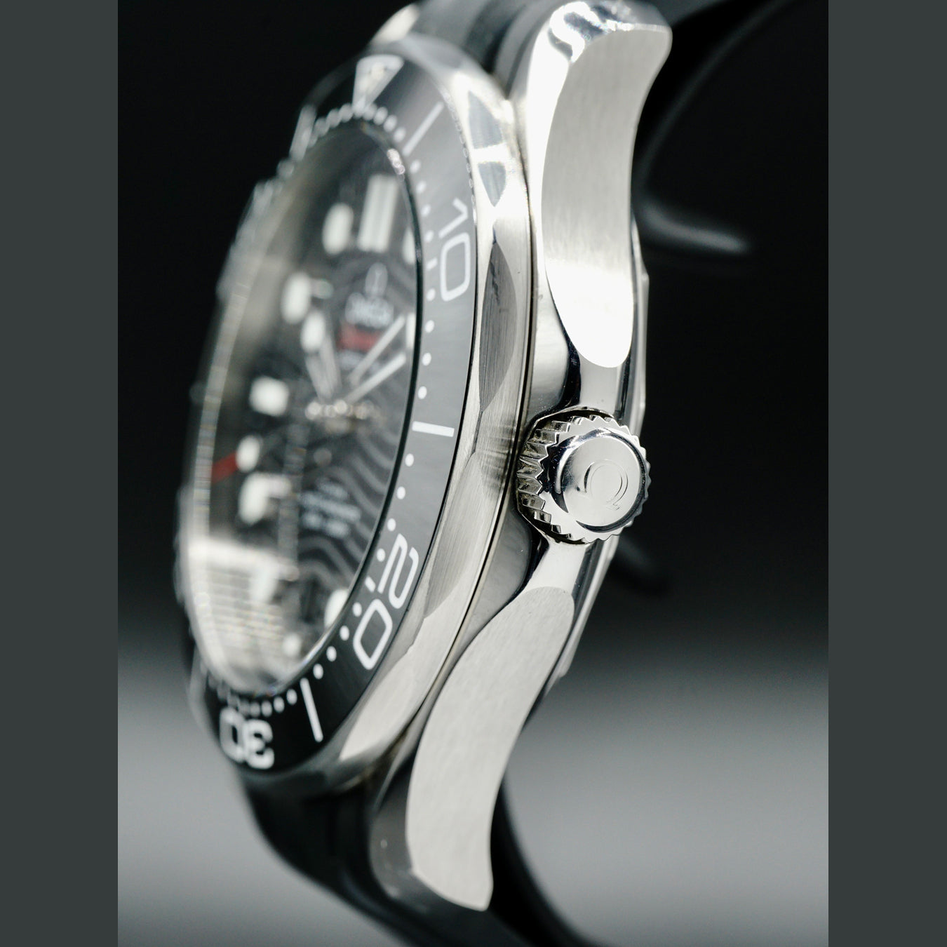 Omega 210.32.42.20.01.001 Seamaster Diver 300M Co-Axial Master Chronometer Black Dial on Rubber Strap