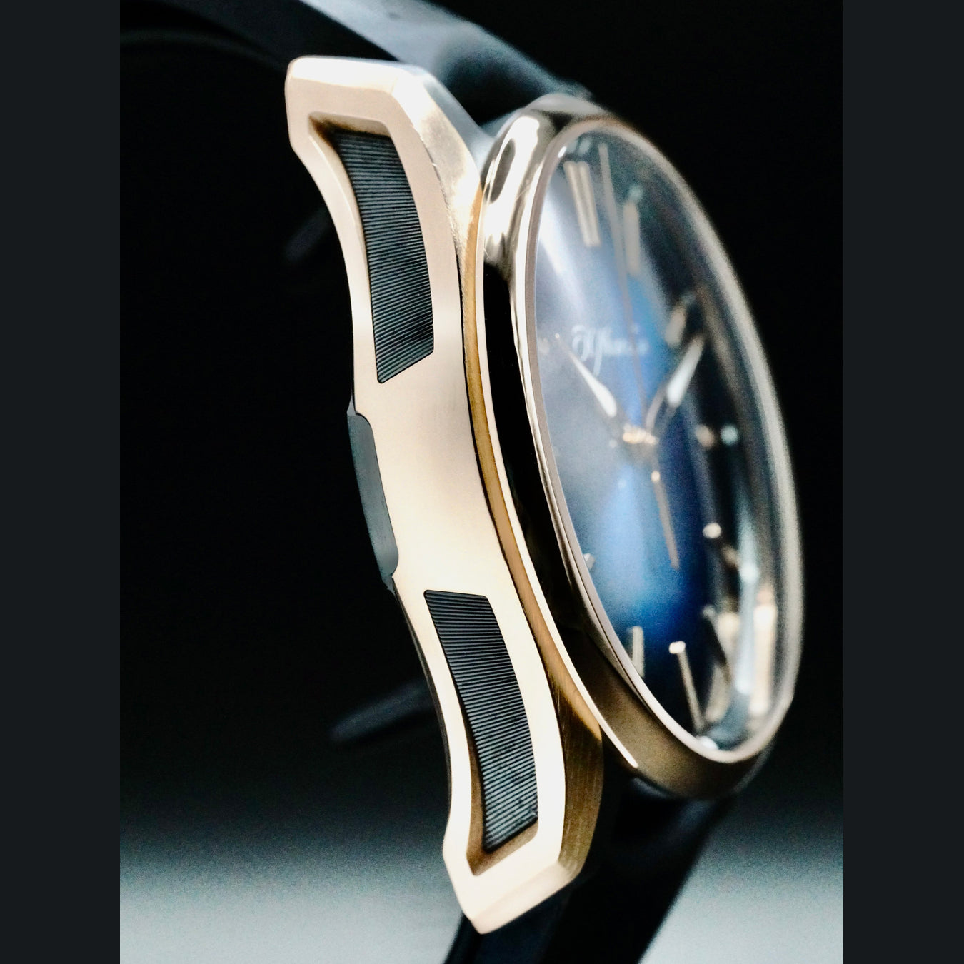 H. Moser and Cie. 3200-0903 Pioneer Centre Seconds Midnight Blue
