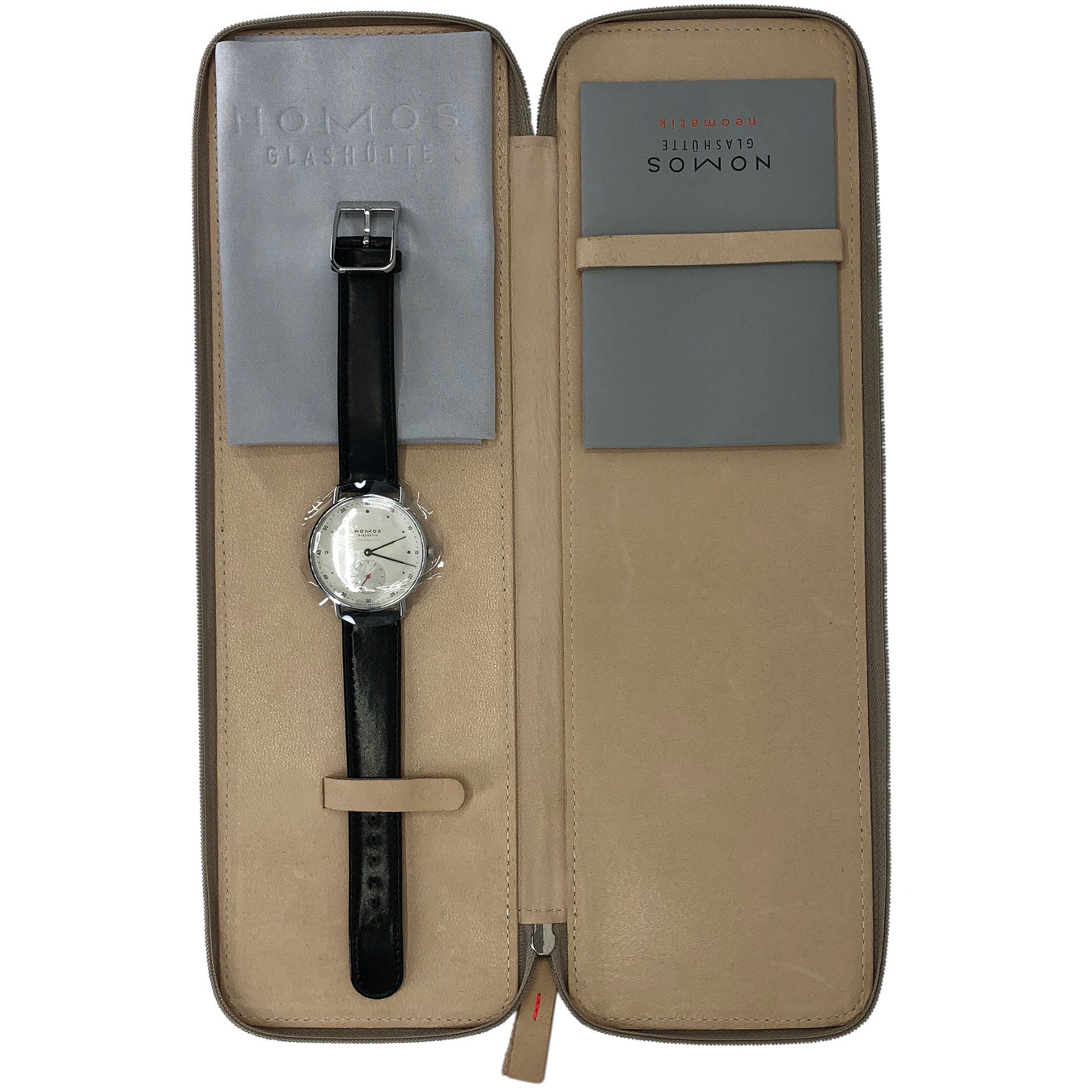 NOMOS Glashütte Metro Neomatik 882