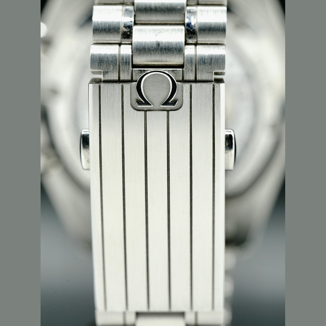 Omega 310.30.42.50.01.002 Speedmaster Moonwatch Professional Master Chronograph