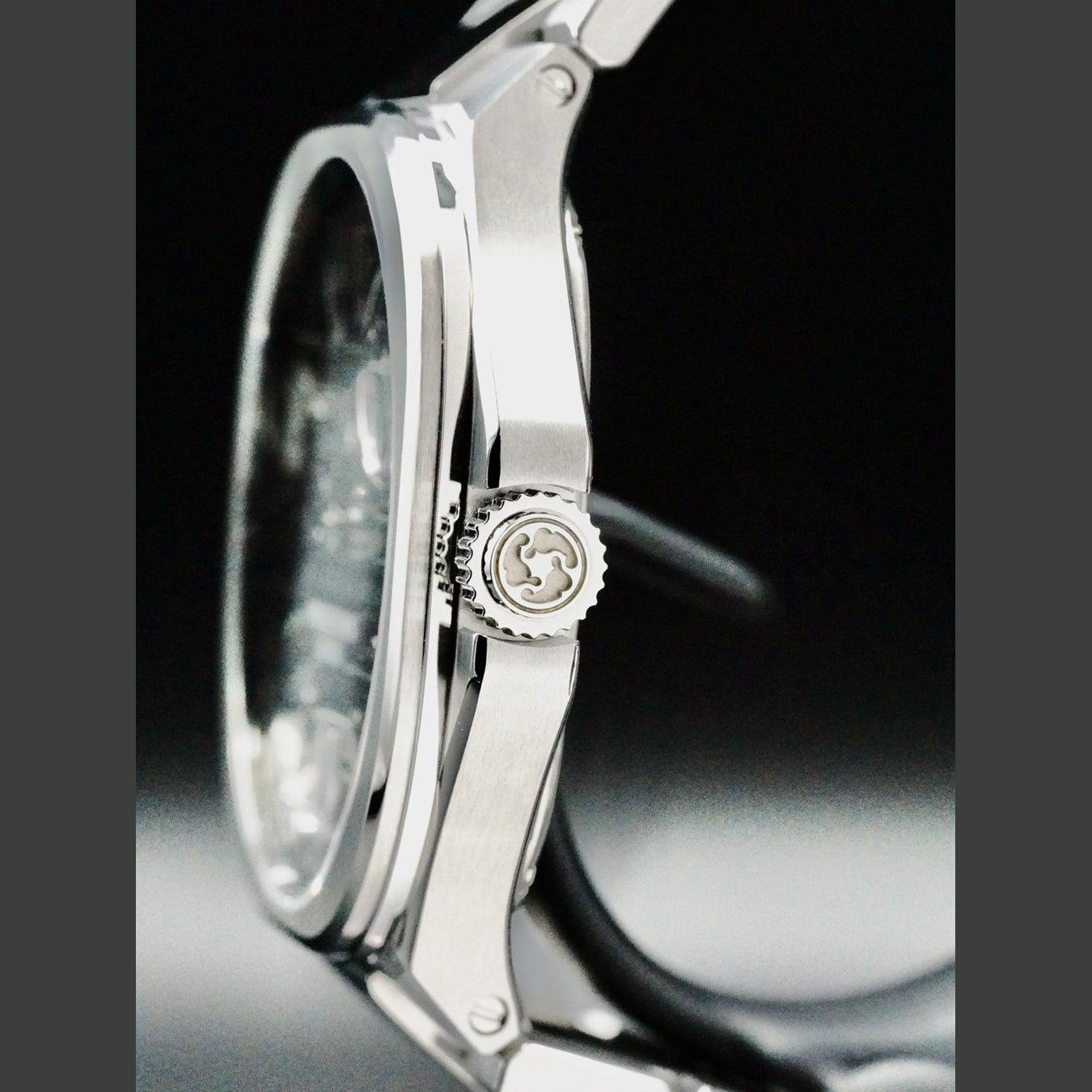 Speake-Marin 604018040 Ripples Date 40.3mm