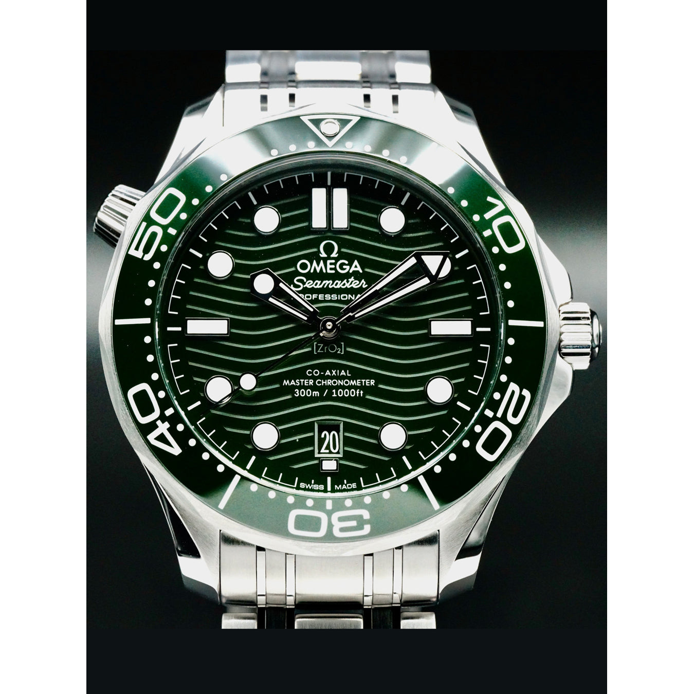 Omega 210.30.42.20.10.001 Seamaster Diver 300M Green Dial on Bracelet