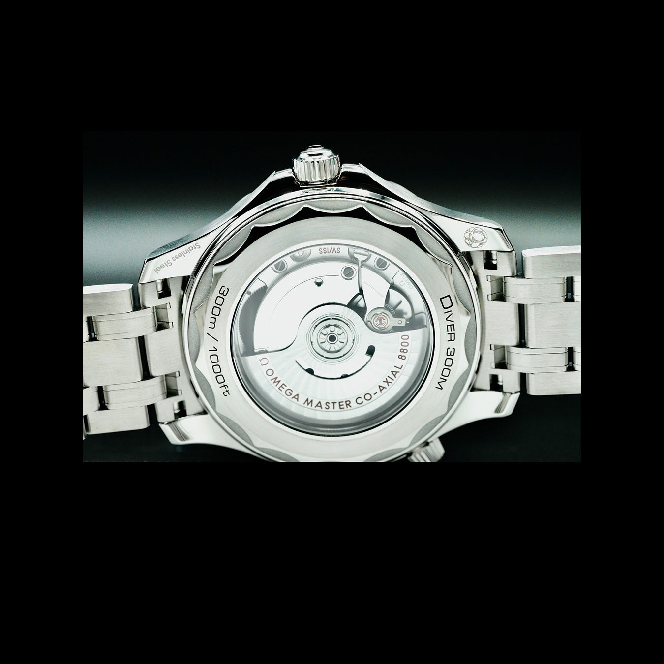 Omega 210.30.42.20.10.001 Seamaster Diver 300M Green Dial on Bracelet