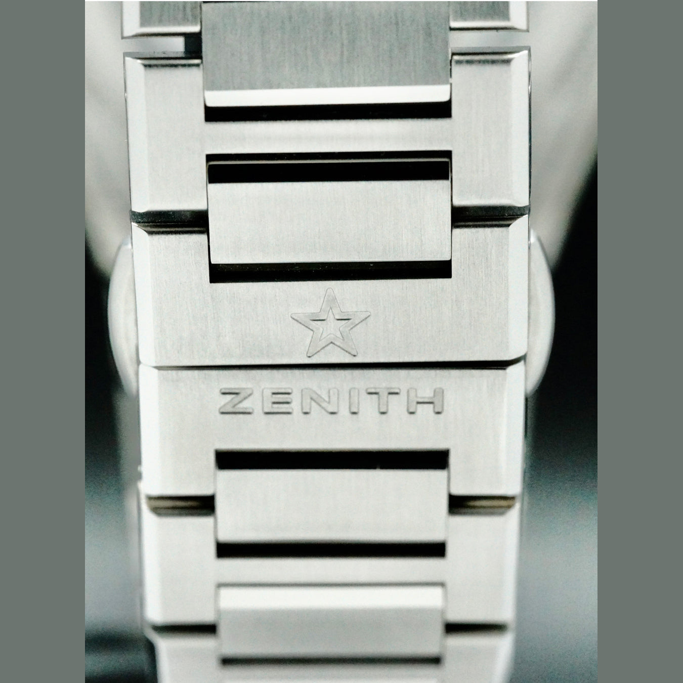 Zenith 95.9000.670/78.M9000 Defy Classic