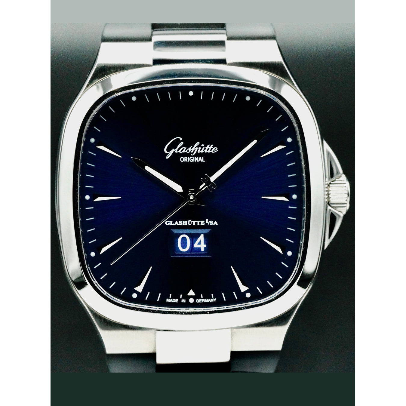 Glashütte Original 2-39-47-13-12-06 Seventies Panorama Date