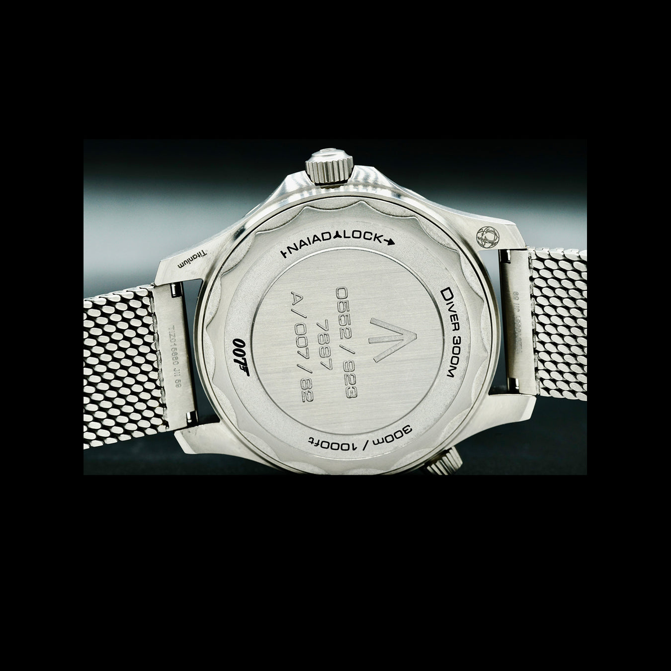 Omega Seamaster Diver 300 007 Edition 210.90.42.20.01.001