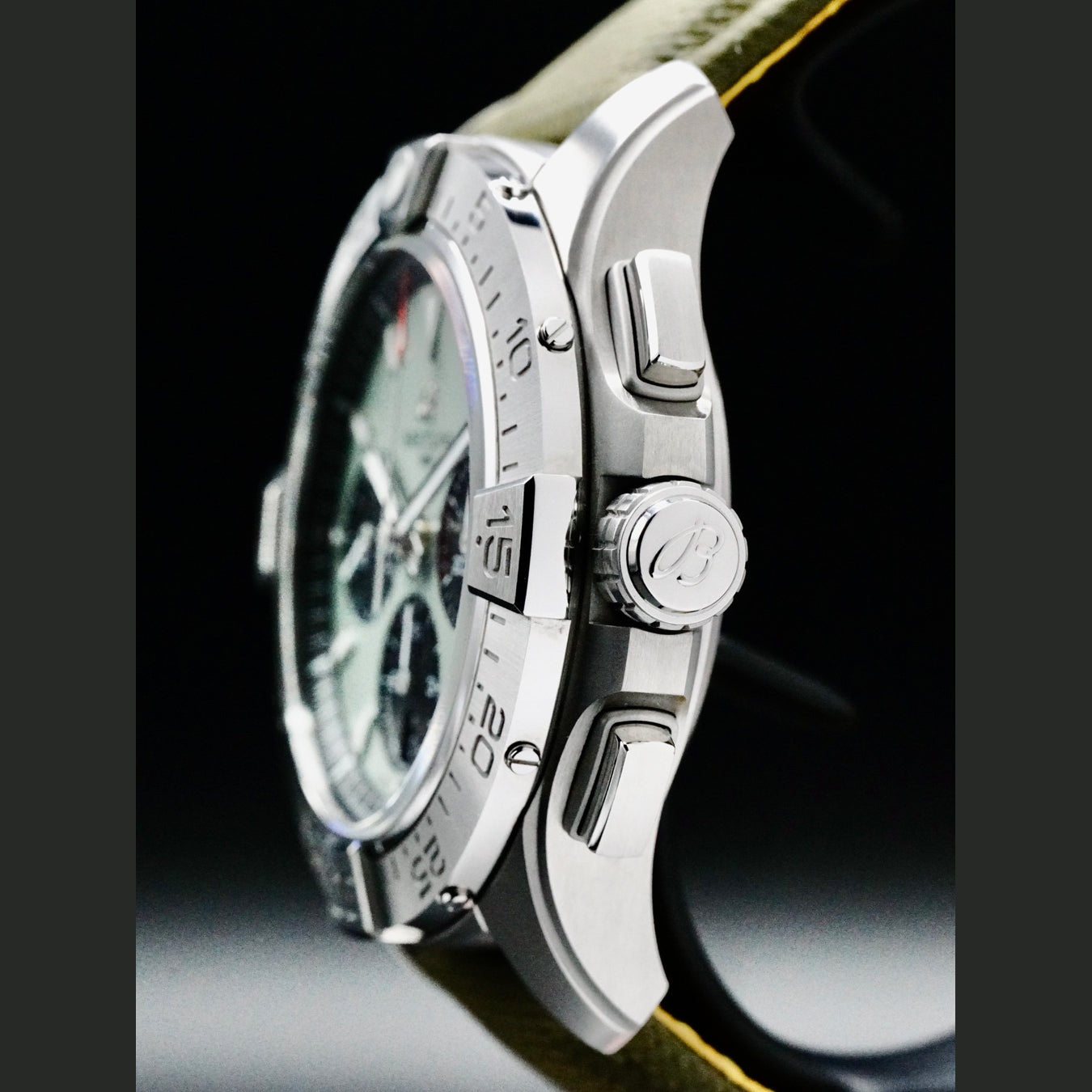 Breitling AB0147 Avenger B01 Chronograph 44