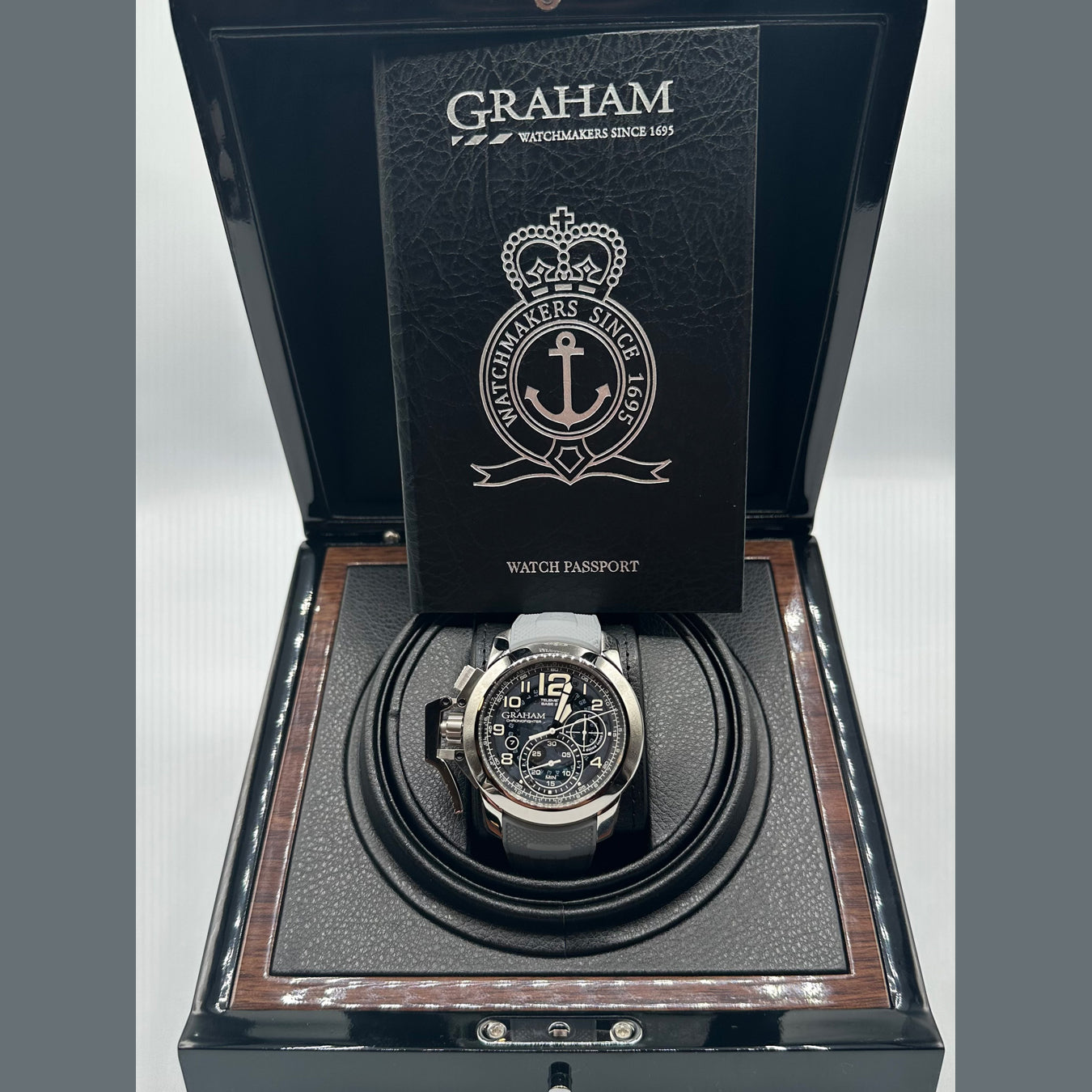 Graham Chronofighter Oversize Target 2CCAS.U04A